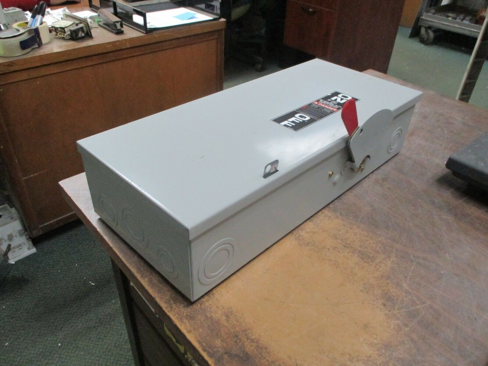 GE Fusible Safety Switch / Disconnect TG3223 100A 240V Used