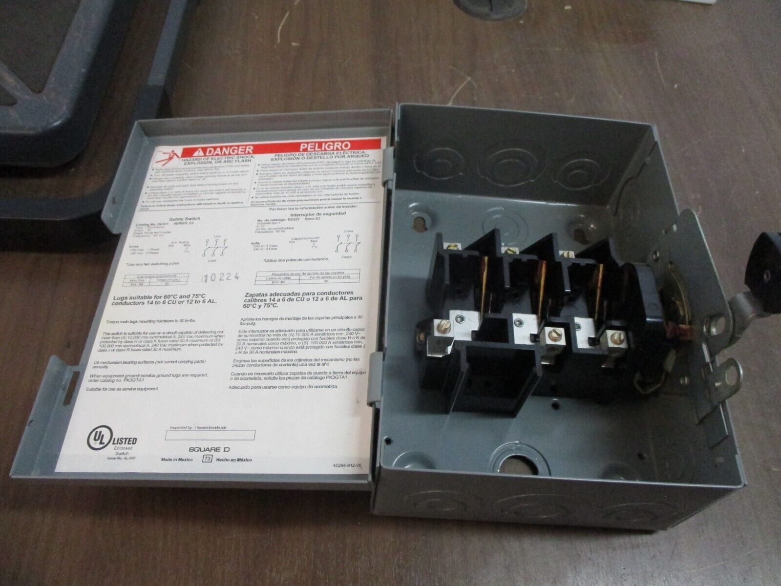 Square D Non-Fusible Safety Switch/Disconnect DU-321 30A 240V Used