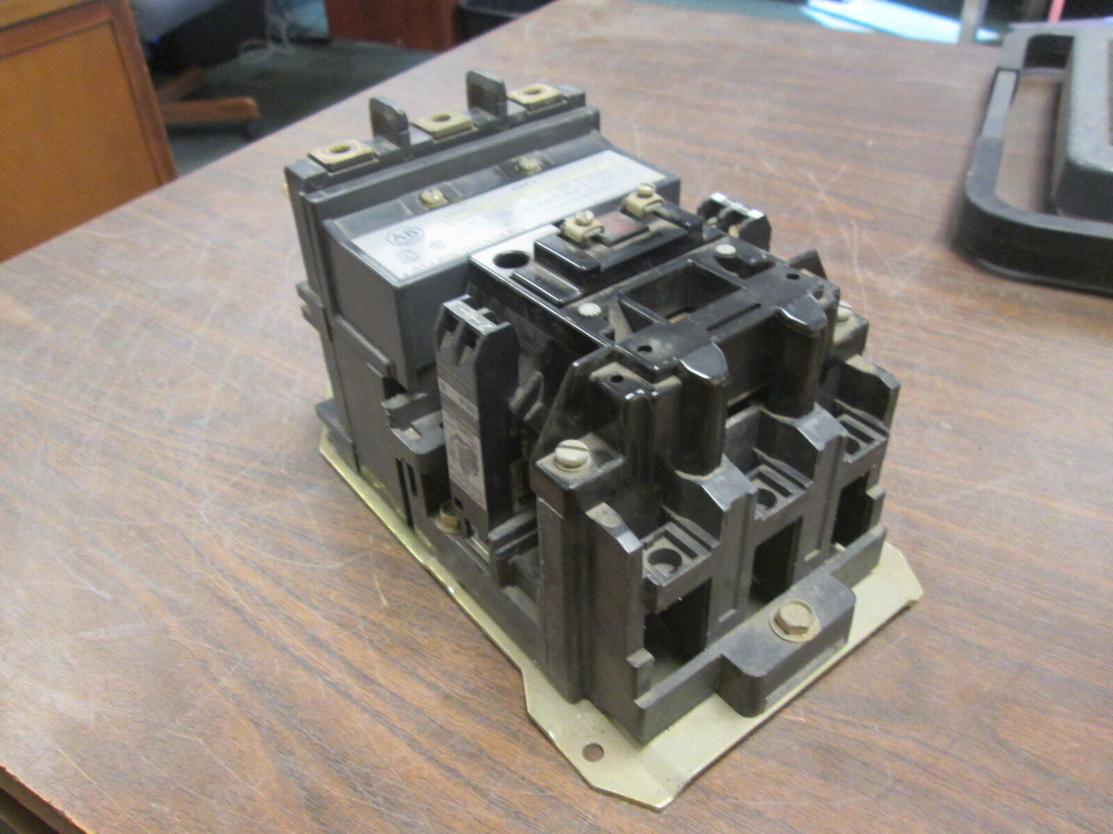 Allen-Bradley Size 3 Starter 500-D0D930 90A 600V 115-120V Coil Used