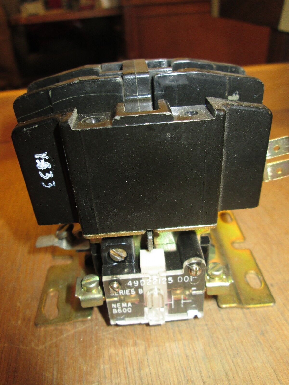 Furnas Contact 42BE35AJ 24V Coil 30FLA Used