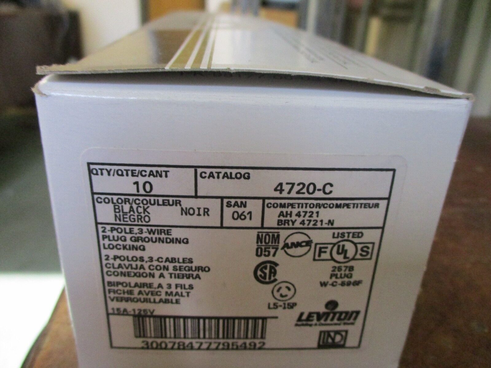Leviton Locking Plug 4720-C 15A 125V 2P 3w "Box of 7" New Surplus