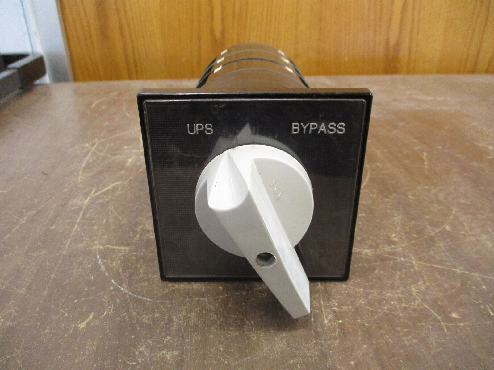 Entrelec Type I-80 UPS Bypass Rotary Switch 360 007 S9 80A 600V Used