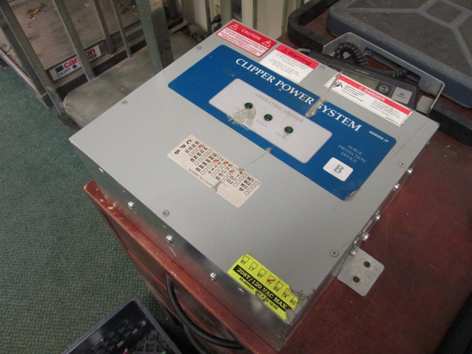 Clipper Power Systems Surge Protector CPSBX208YBTT 95-000067 208Y/120V Used