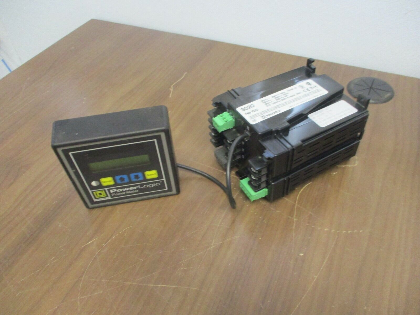 Square D PowerLogic Power Meter w/ Display 3020 PM-620/3020 PMD-32 Ser F1 Used