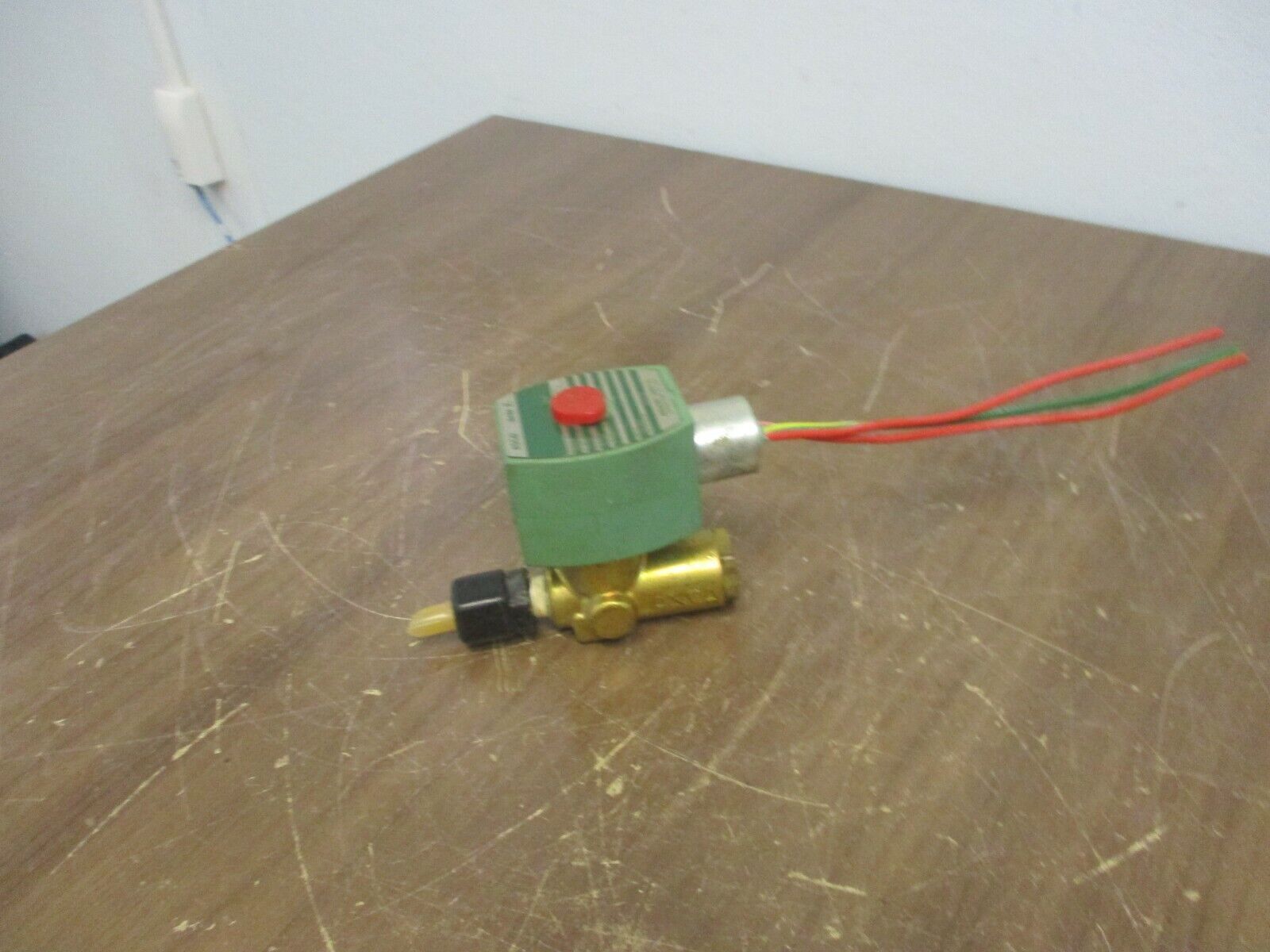 ASCO Red-Hat II Solenoid Valve 8223G21 10-750PSI Used