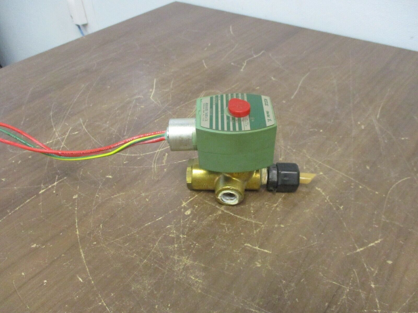 ASCO Red-Hat II Solenoid Valve 8223G21 10-750PSI Used
