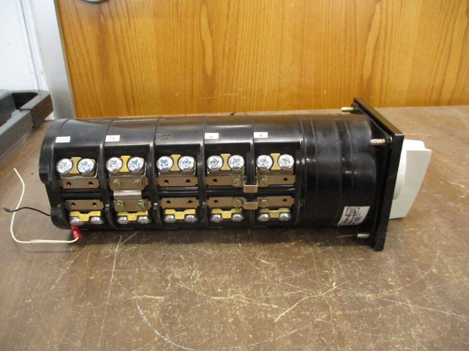 Entrelec Type I-80 UPS Bypass Rotary Switch 360 005 45 80A 600V Used