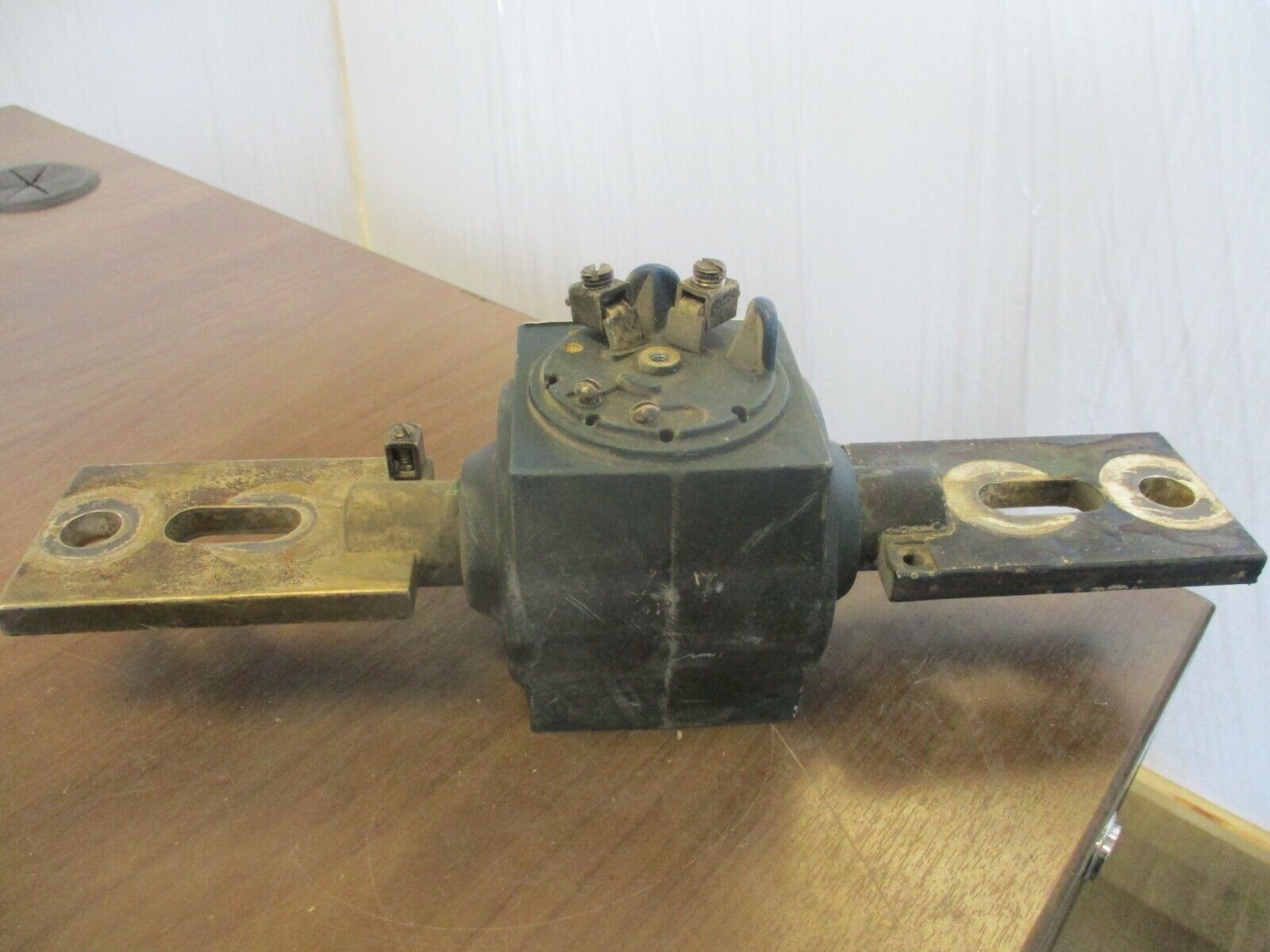 Sangamo Type S-6 Current Transformer 71746 Ratio 600:5A 600V 60Hz Used