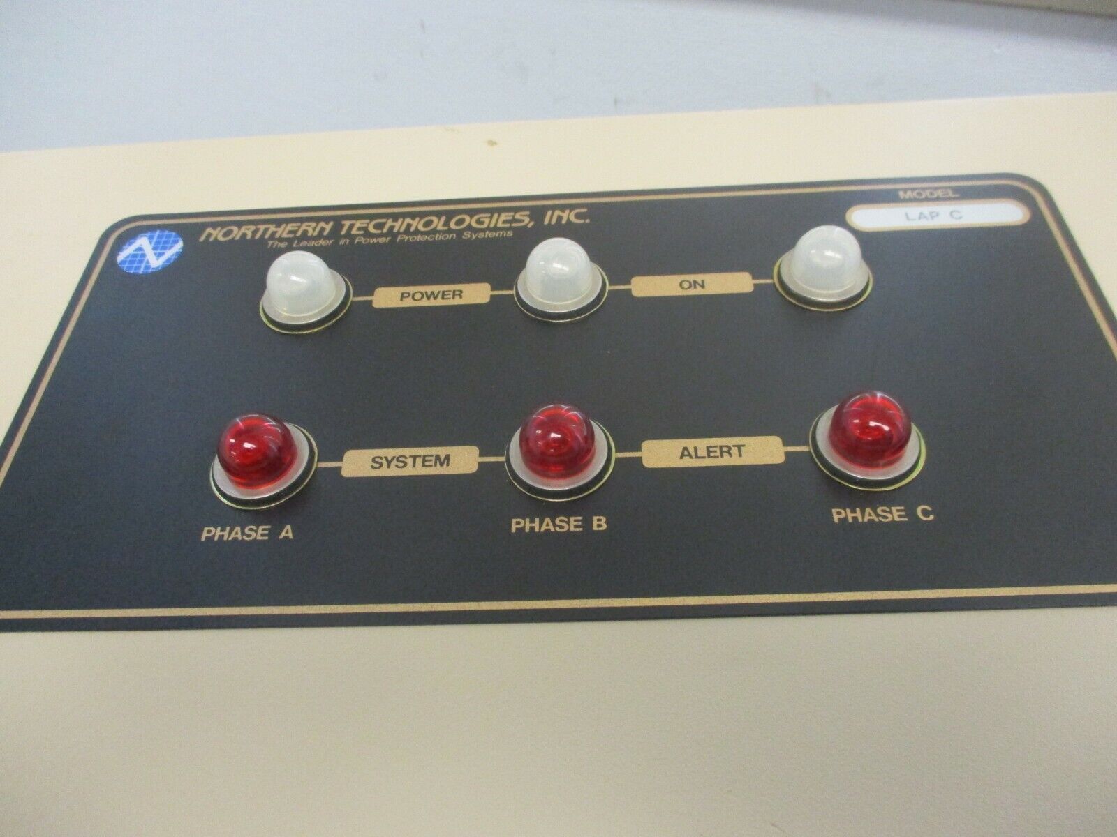 Northern Technologies Surge Suppressor LAP C 208/120V 3Ph 4W 50/60Hz 500VPK Used