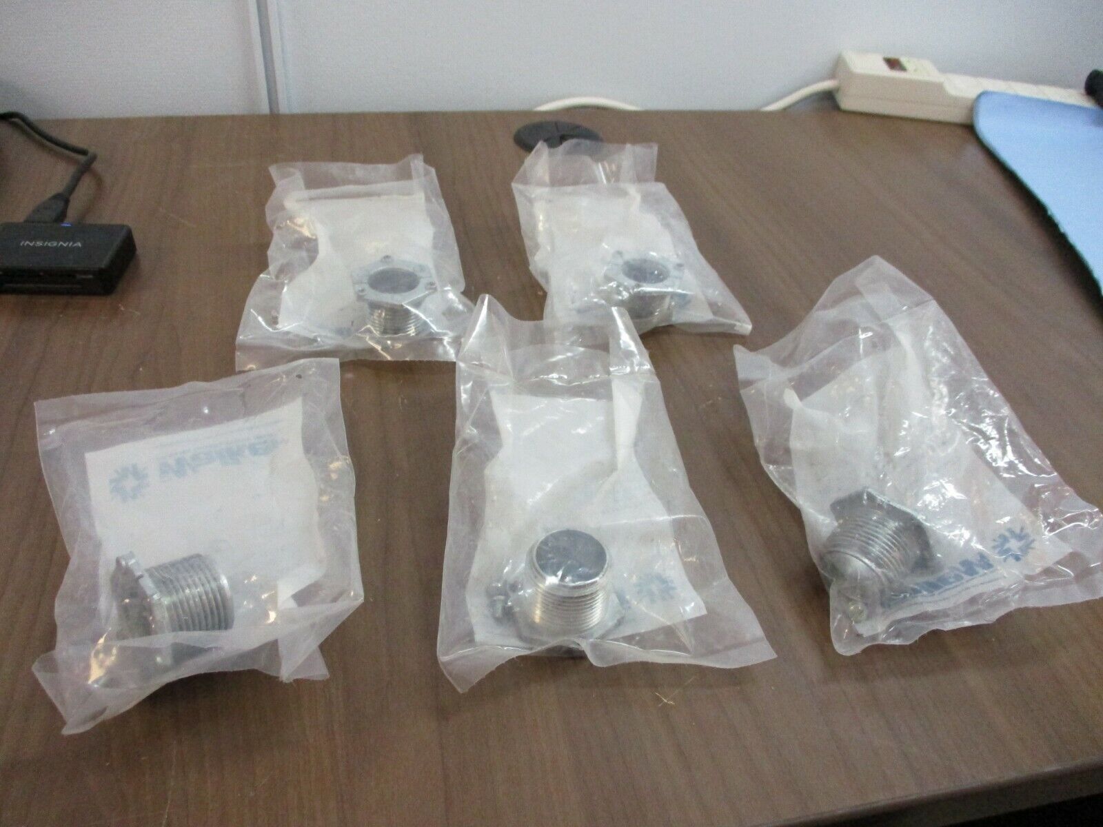 Walker Locking Nipple 1124-1 *Lot of 5* New Surplus