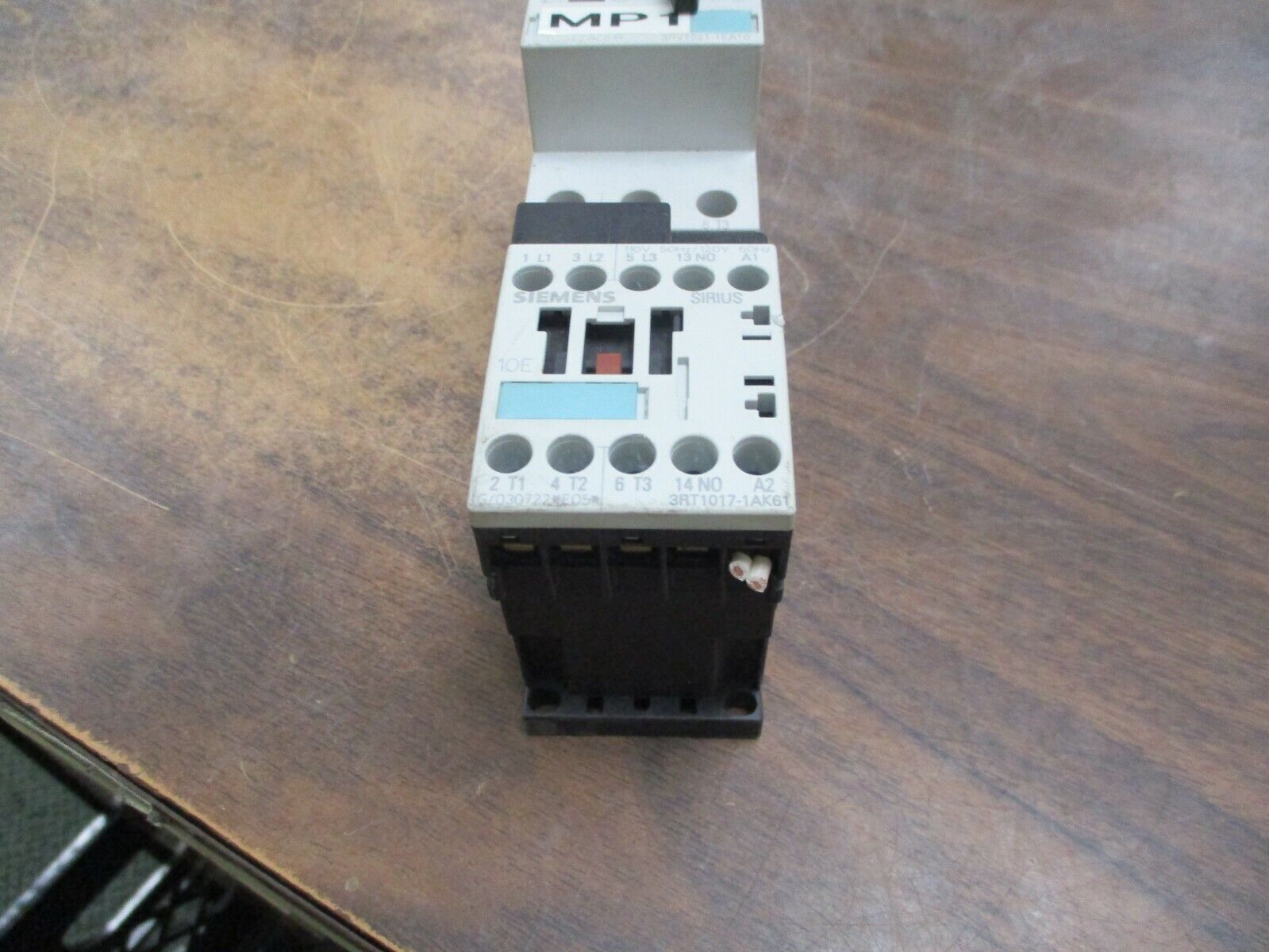 Siemens Sirius Starter 3RT1017-1AK61/3RV1021-1EA10 120V Coil Trip: 2.8-4A Used