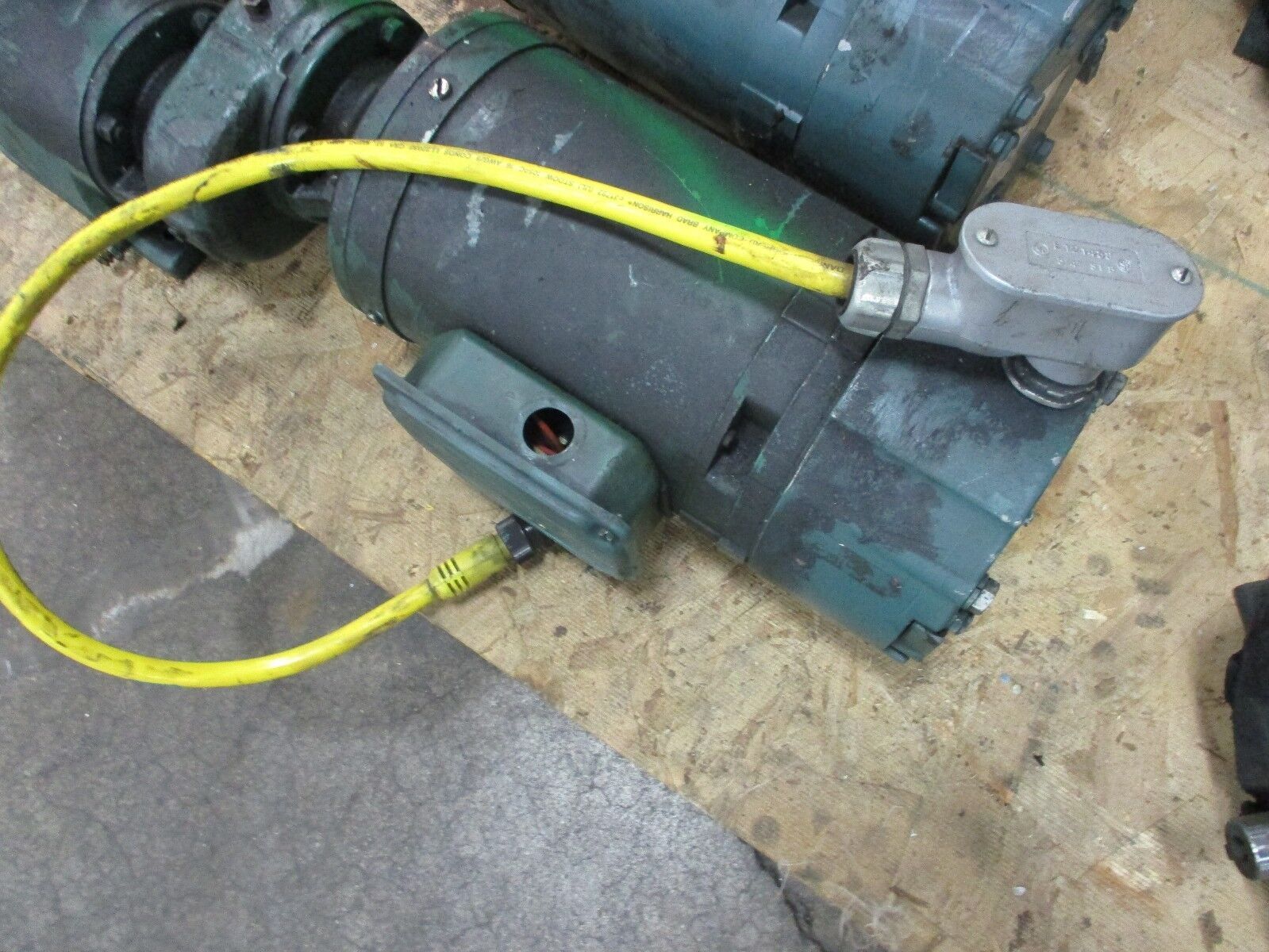 Reliance Duty Master AC Motor w/ Gear B79B3127M-UZ 1/2HP 1800RPM FR:FB56C Used