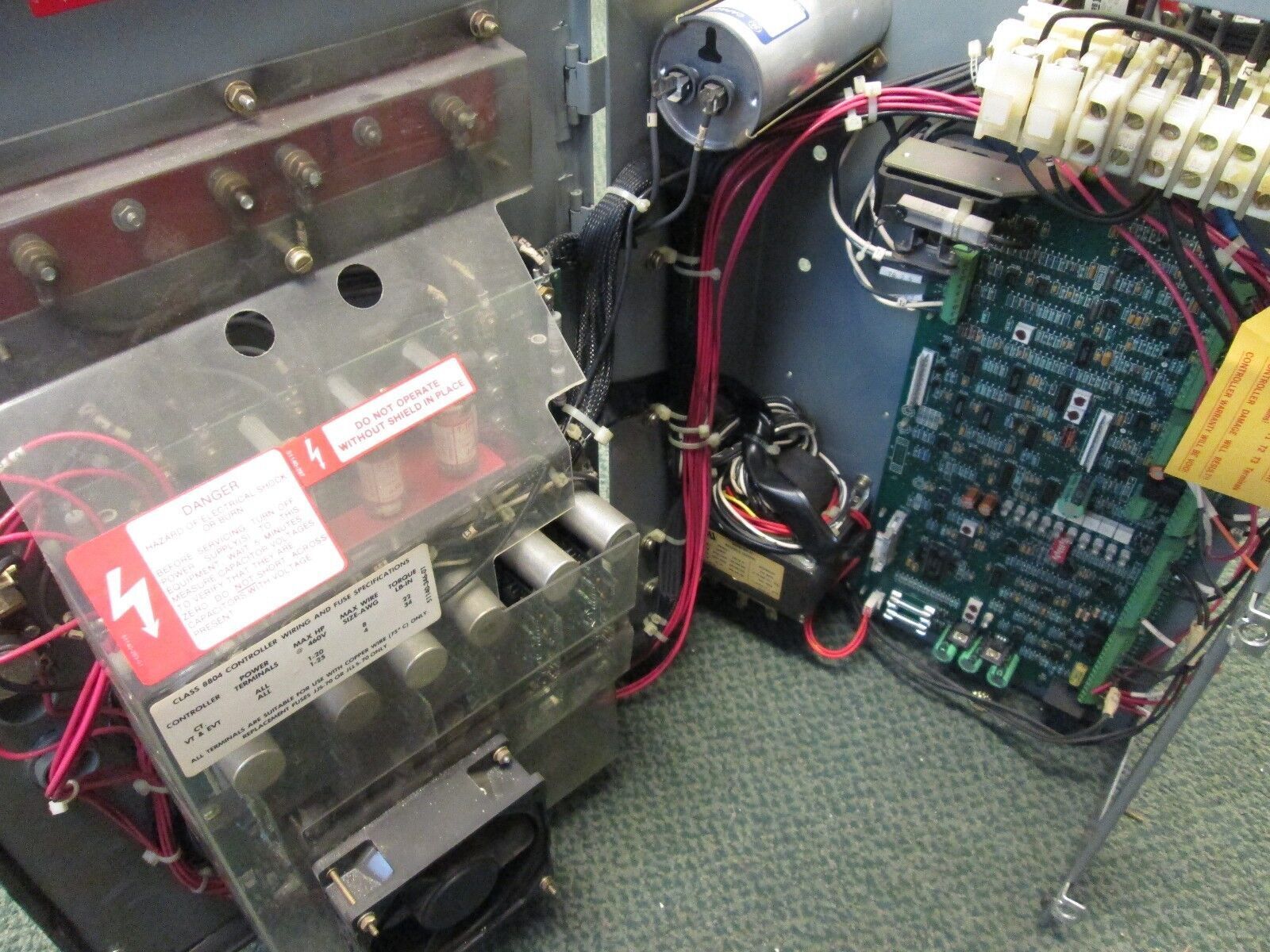 Square D Omegapak 8804 5AF04F 5HP In: 460V 9.7A 60Hz Out: 0-460V 7.6A Used