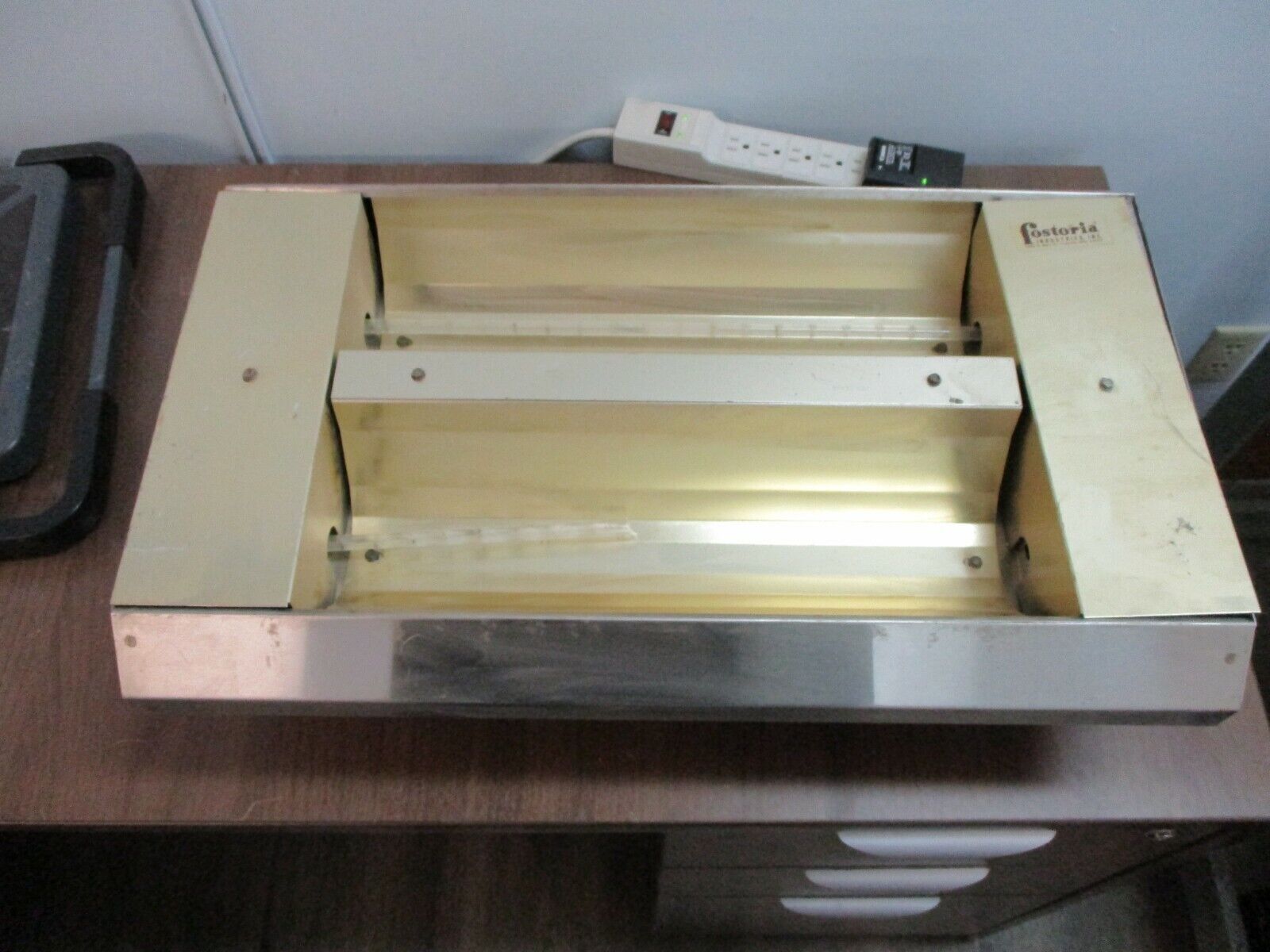 Fostoria Sun-Mite Electric Infrared Heater 222-A60-TH 3200W 208-577V 1Ph 60Hz