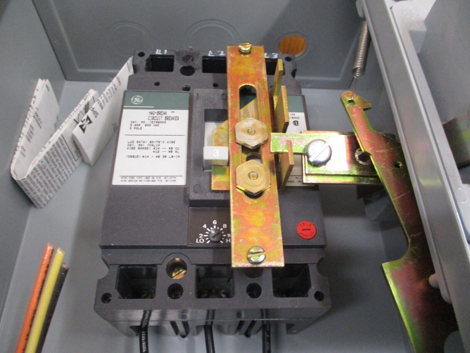 GE Size 0 Breaker Combination CR387B1046AAATBA 115-120V Coil 3A TEC36003 Breaker