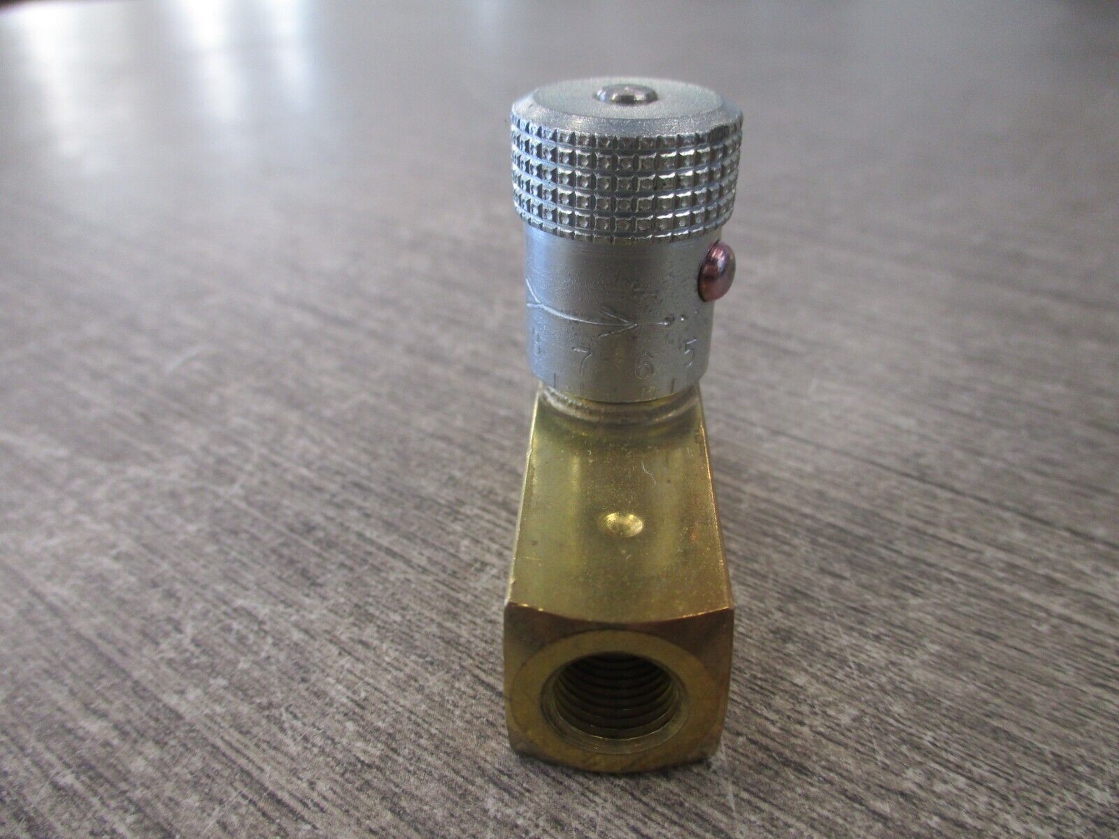 Parker Flow Control Valve F200B 2000PSI *No Box* New Surplus