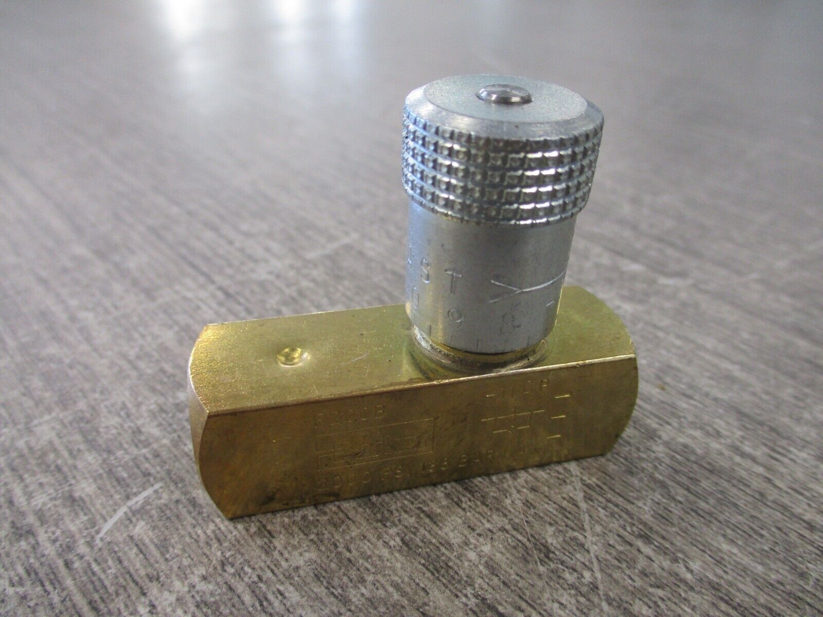 Parker Flow Control Valve F200B 2000PSI *No Box* New Surplus
