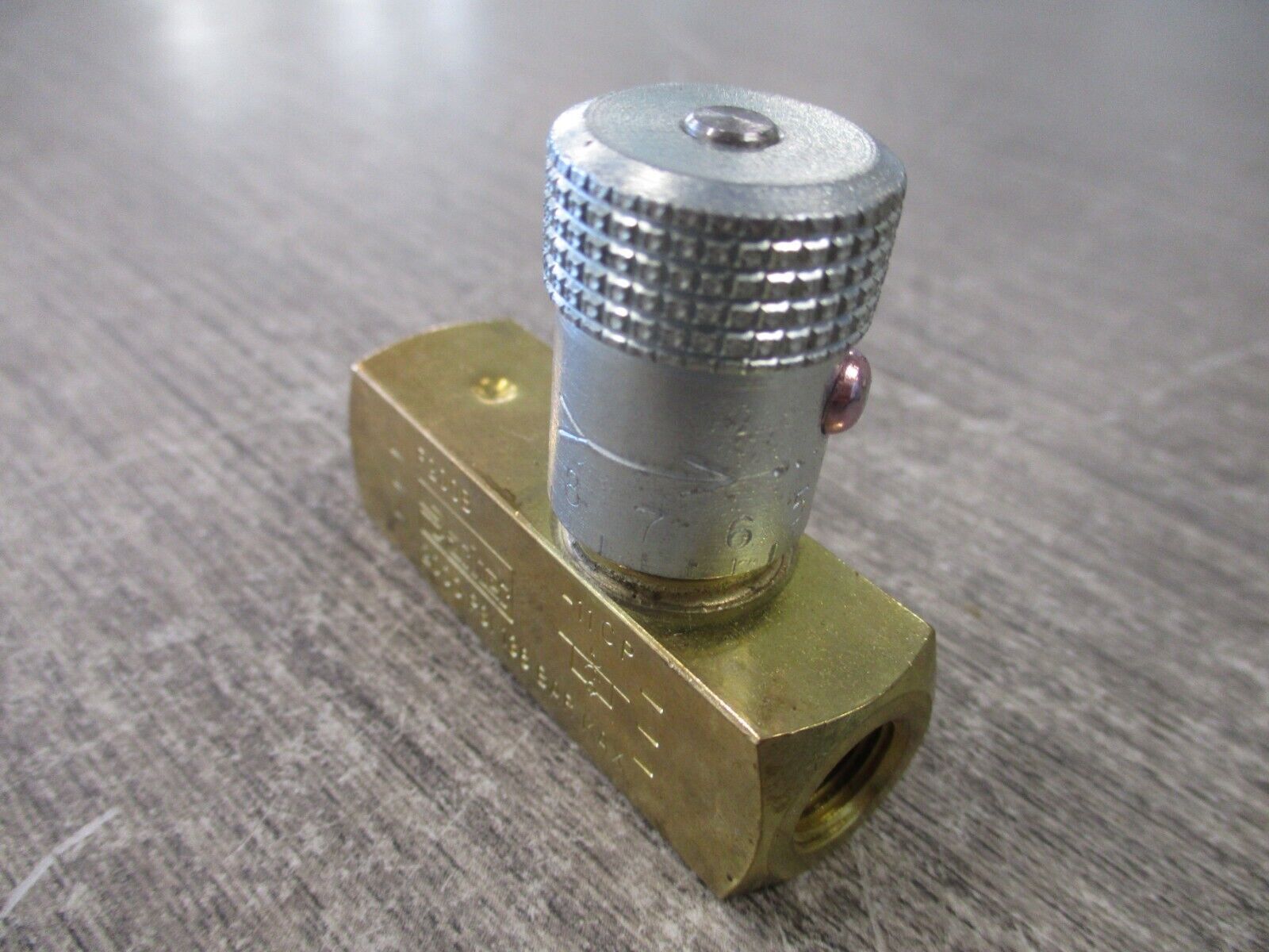 Parker Flow Control Valve F200B 2000PSI *No Box* New Surplus