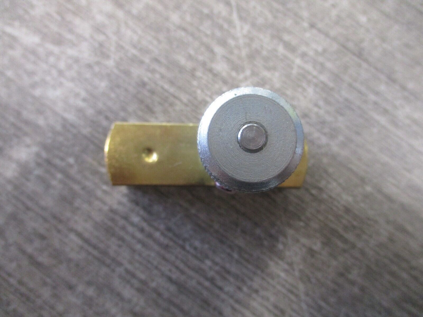 Parker Flow Control Valve F200B 2000PSI *No Box* New Surplus