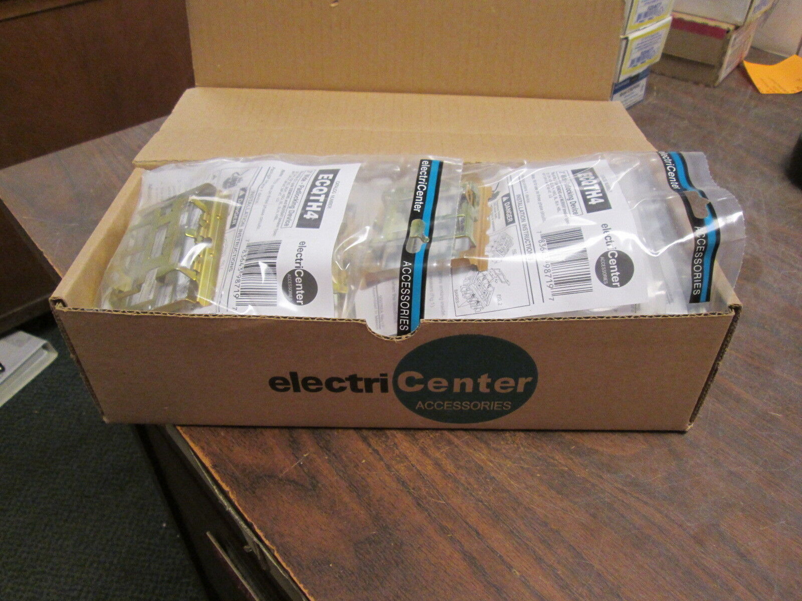 Siemens ElectriCenter Padlocking Device ECQTH4 3" Wide *Box of 18* New Surplus