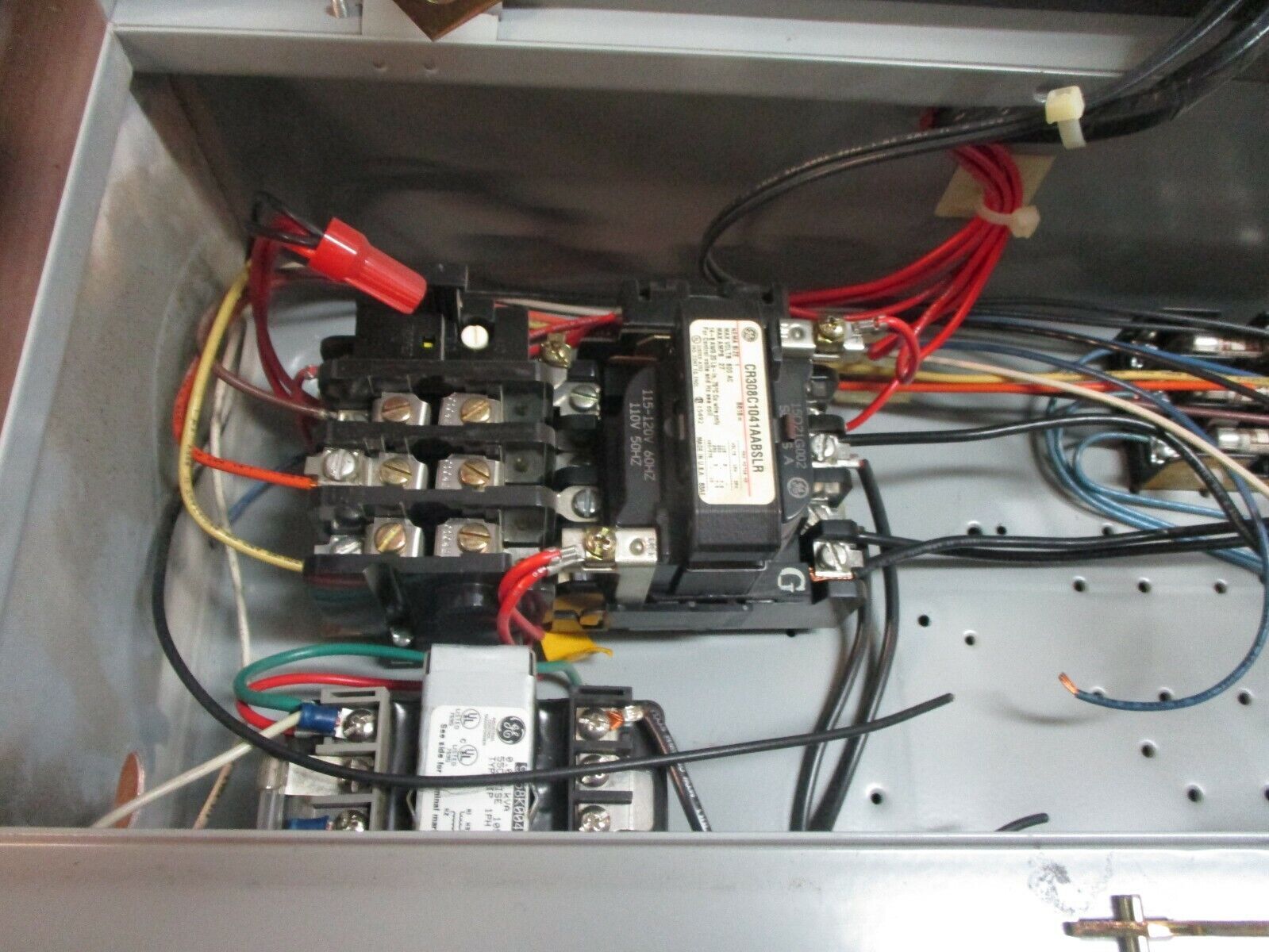 GE Non-Fusible Size 1 Combination CR308C1041AABSLR 115-120V Coil 27A 600V Used