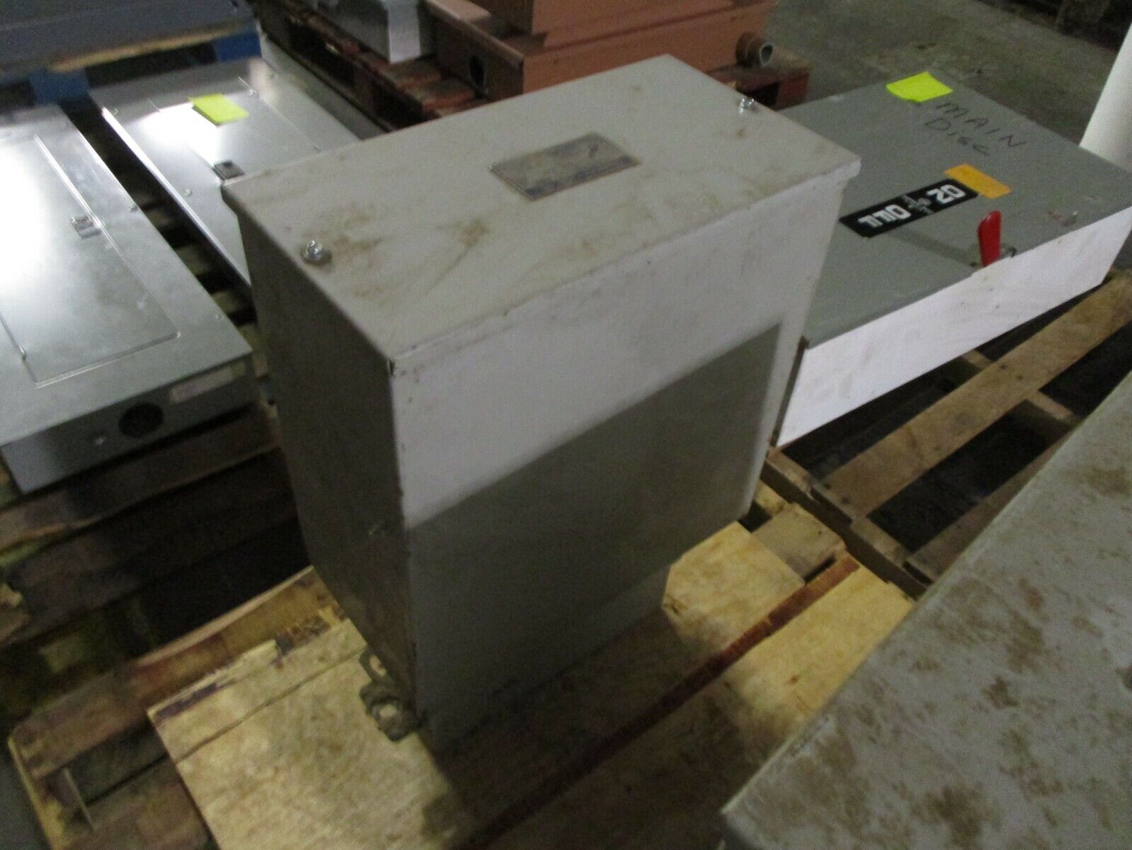 Westinghouse Type DV Weatherproof Capacitor 279C853A27 25KVAR 4160V 3Ph 60Hz