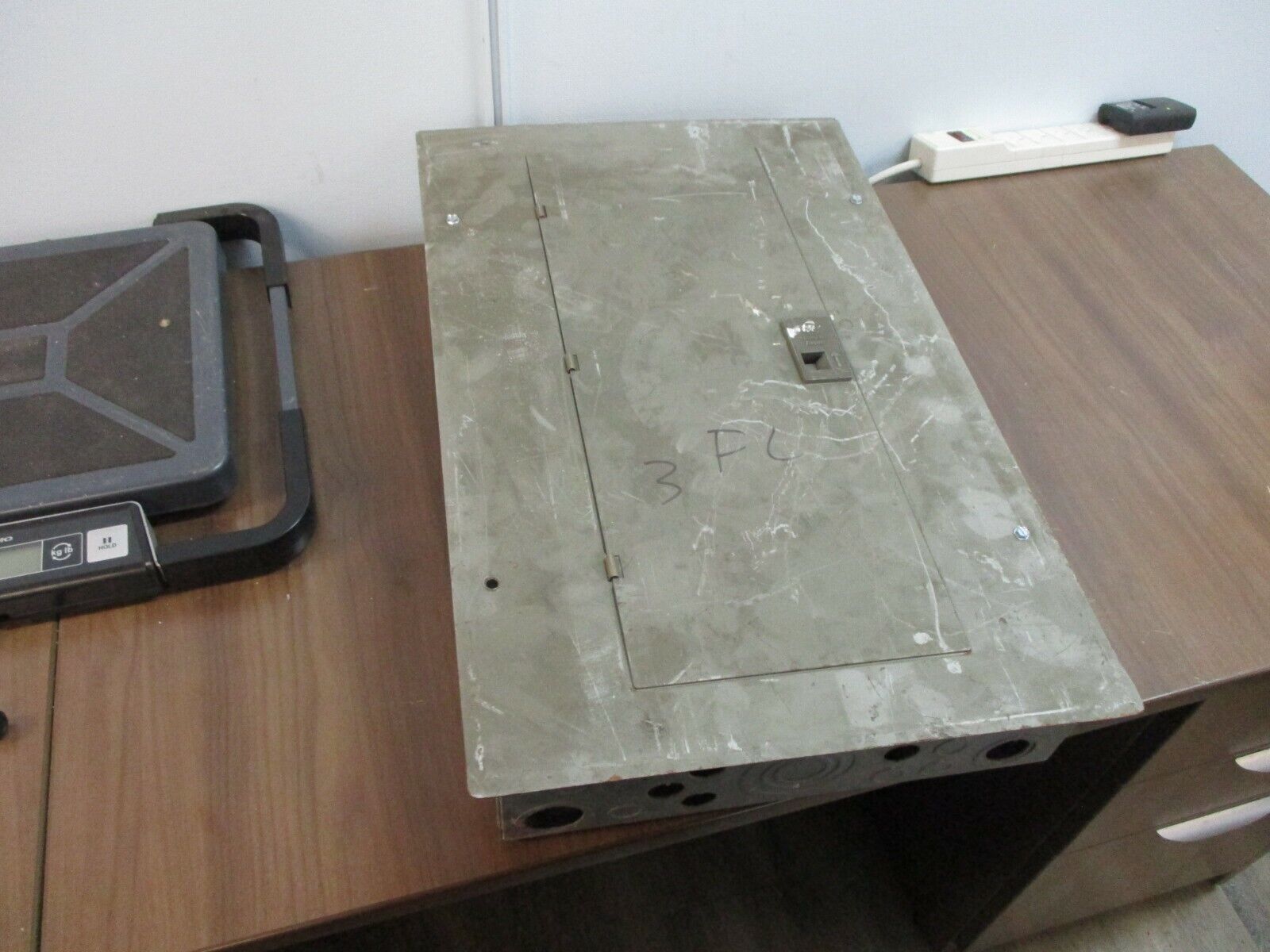 GE Main Breaker Circuit Breaker Panel TM12410C 100A Max 3Ph Used