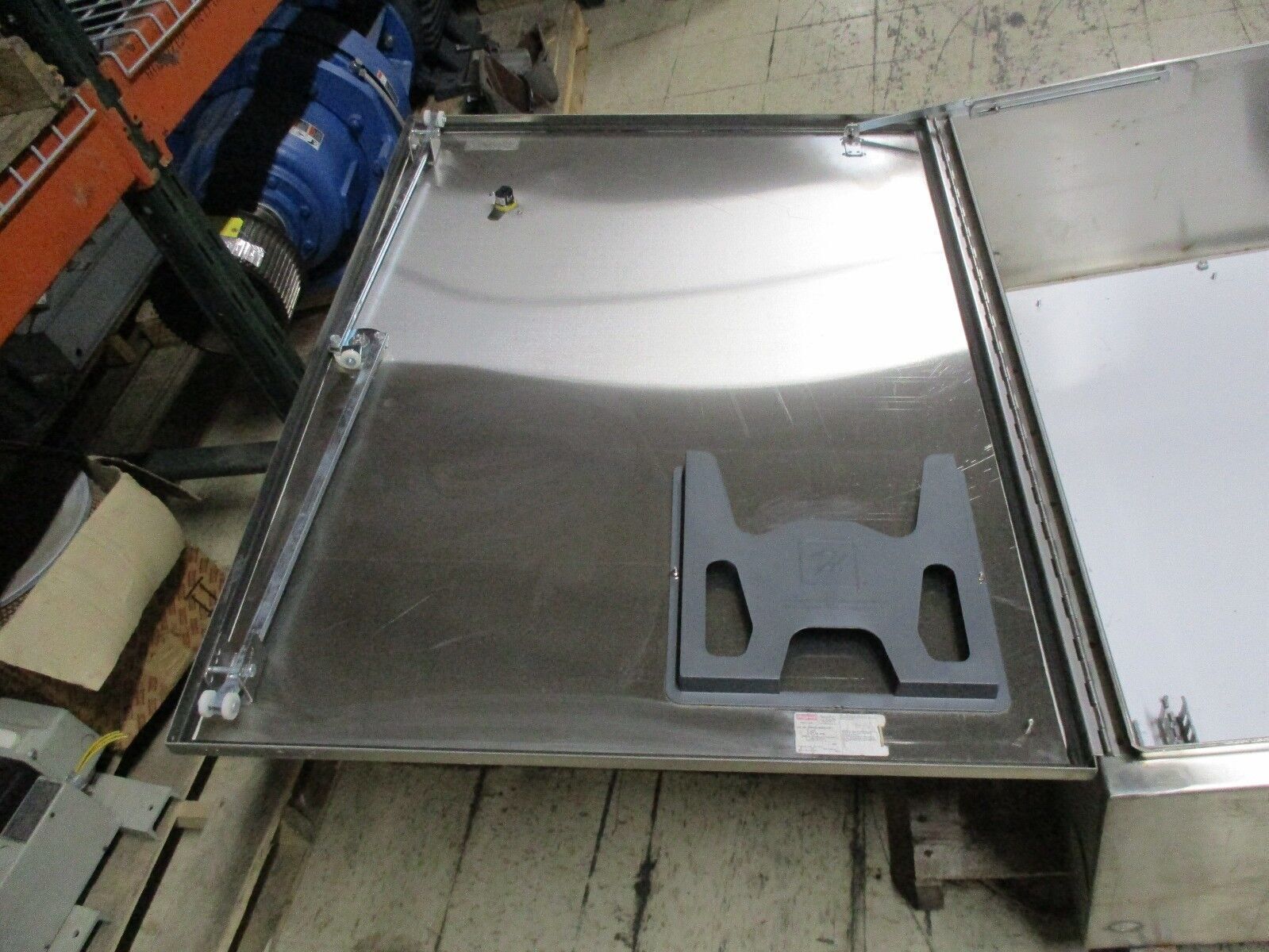 Hoffman / McLean Stainless Steel Enclosure w/ Air Conditioner A48H3616SSGLP3PT