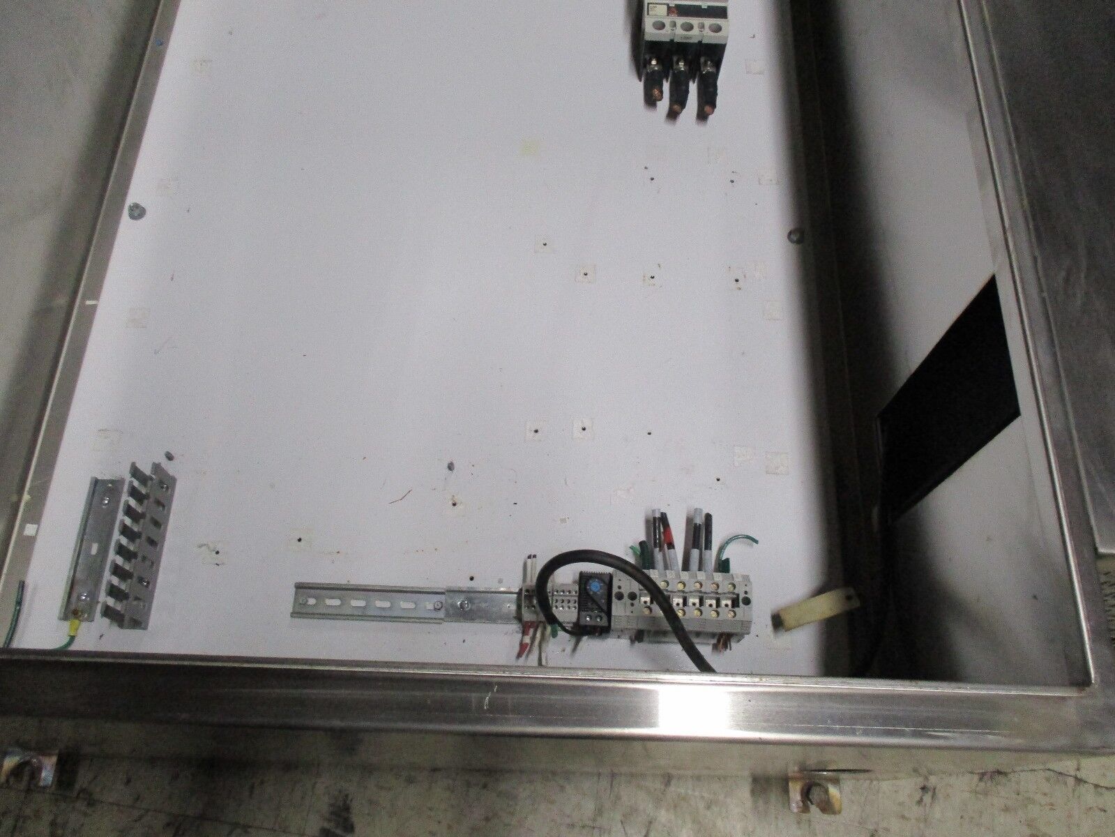 Hoffman / McLean Stainless Steel Enclosure w/ Air Conditioner A48H3616SSGLP3PT