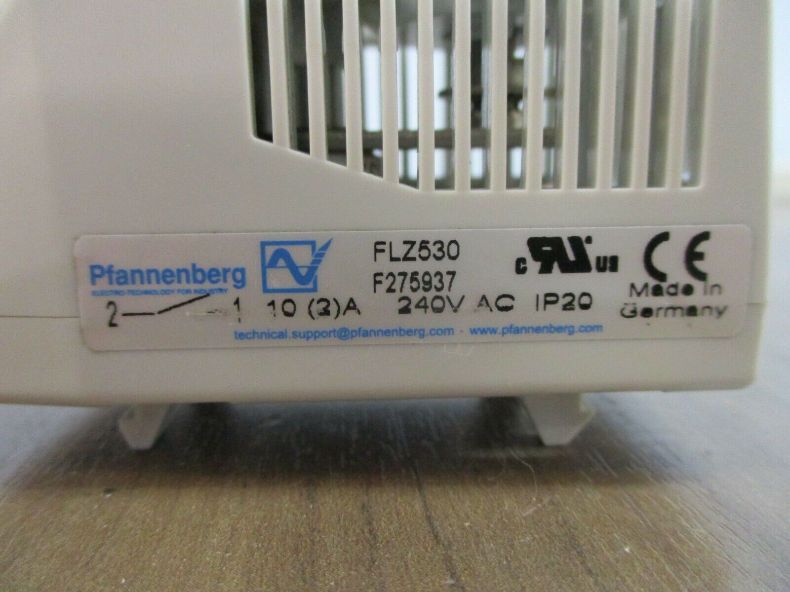 Pfannenberg Thermostat FLZ530 10A 240VAC Range: 30-140° F Used