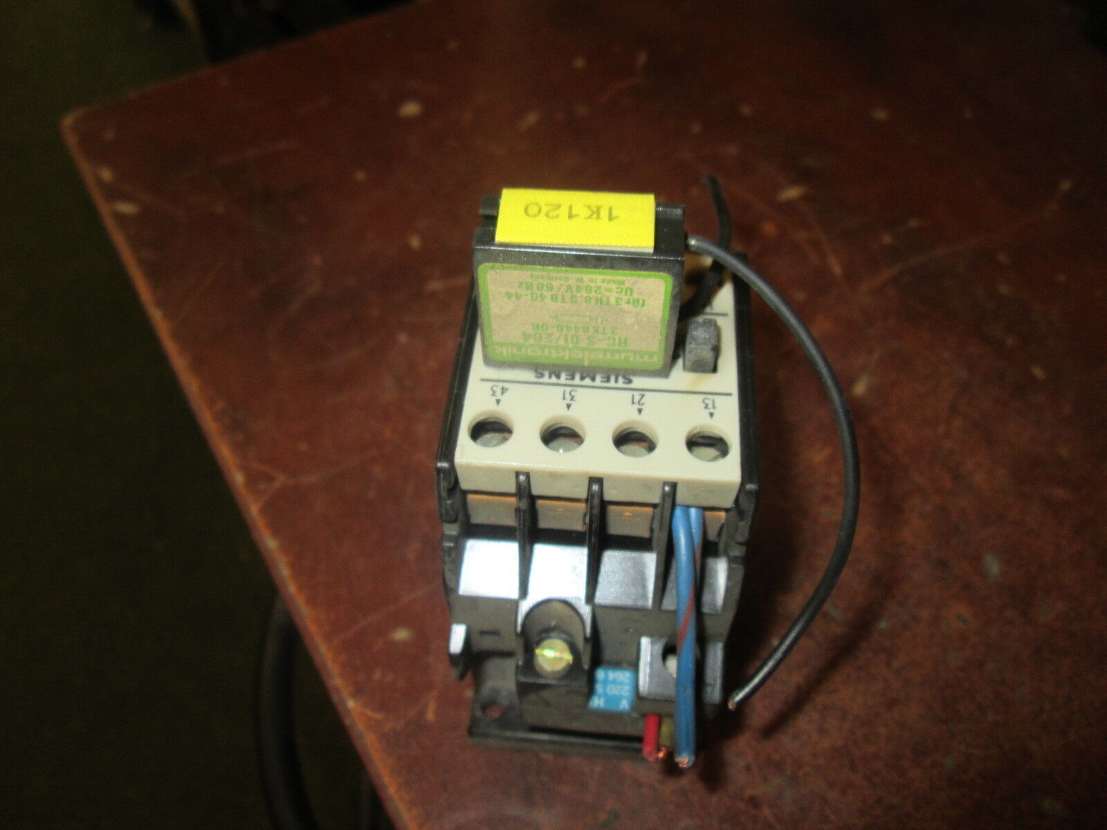 Siemens Contactor w/Surge Supression 3TH80 22-0A 264V Coil 10A 600V Used
