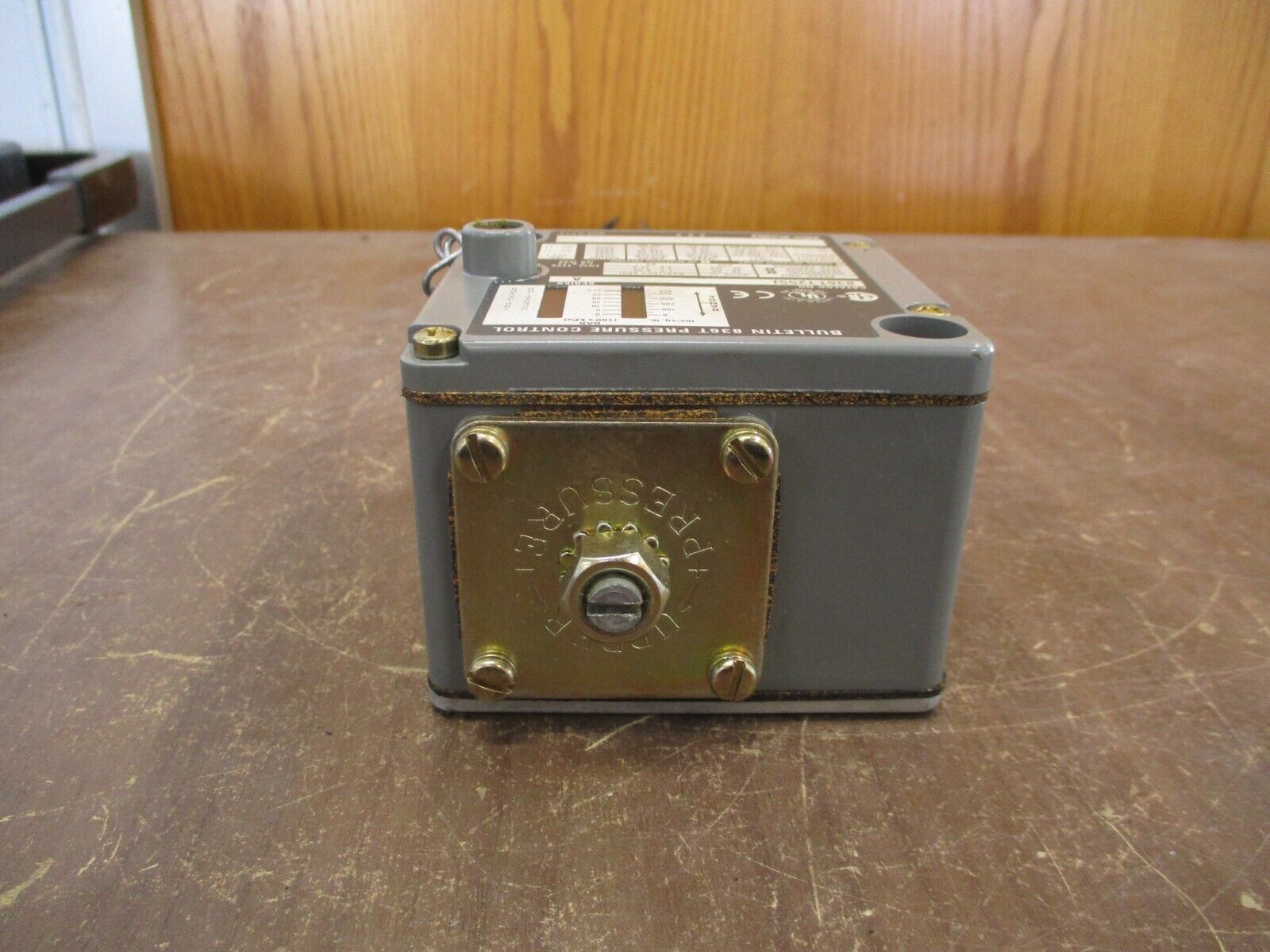 Allen-Bradley Pressure Switch 836T-T255J Ser. A Diff: 20-90PSI Range: 40-450PSI