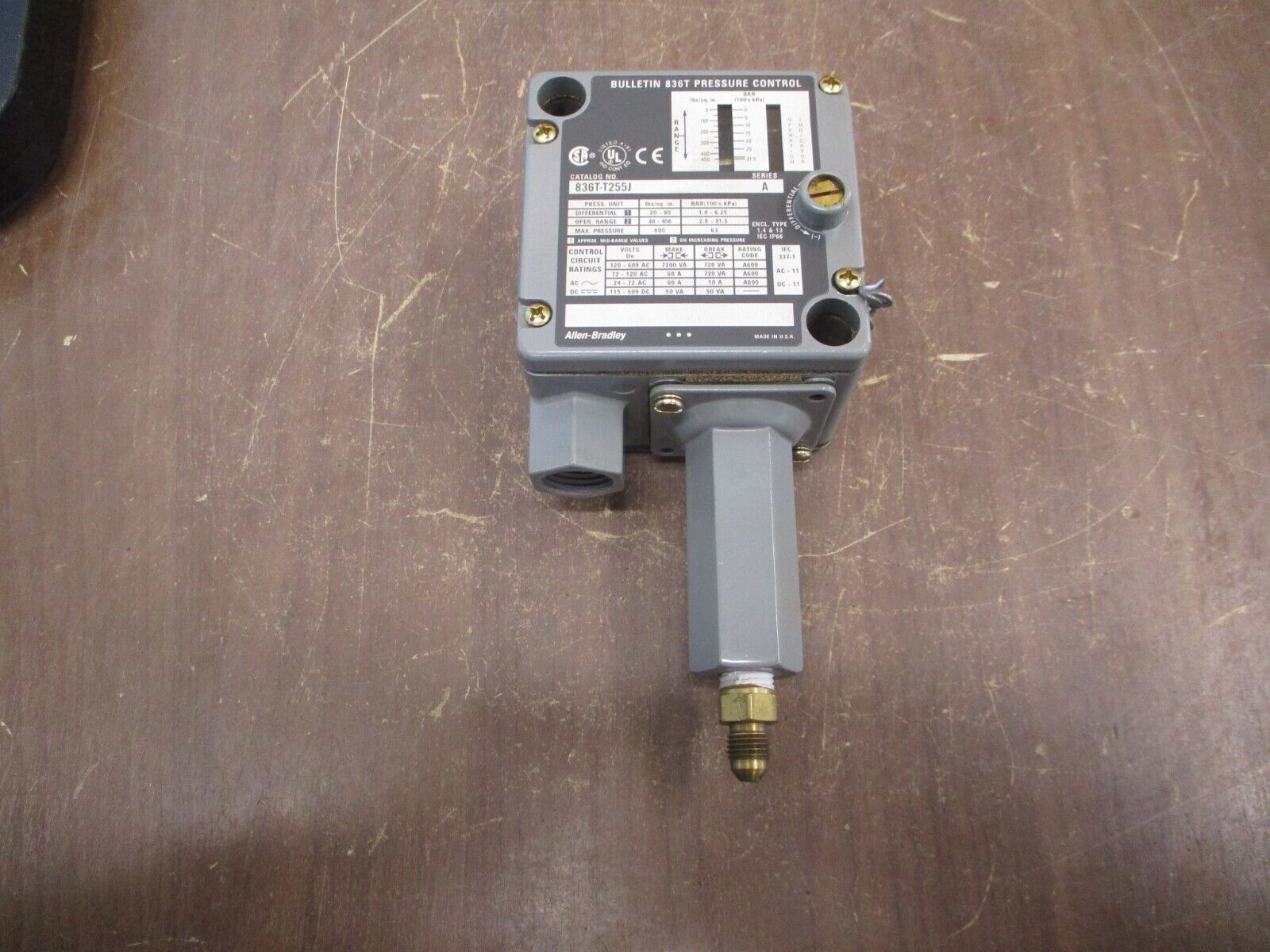Allen-Bradley Pressure Switch 836T-T255J Ser. A Diff: 20-90PSI Range: 40-450PSI