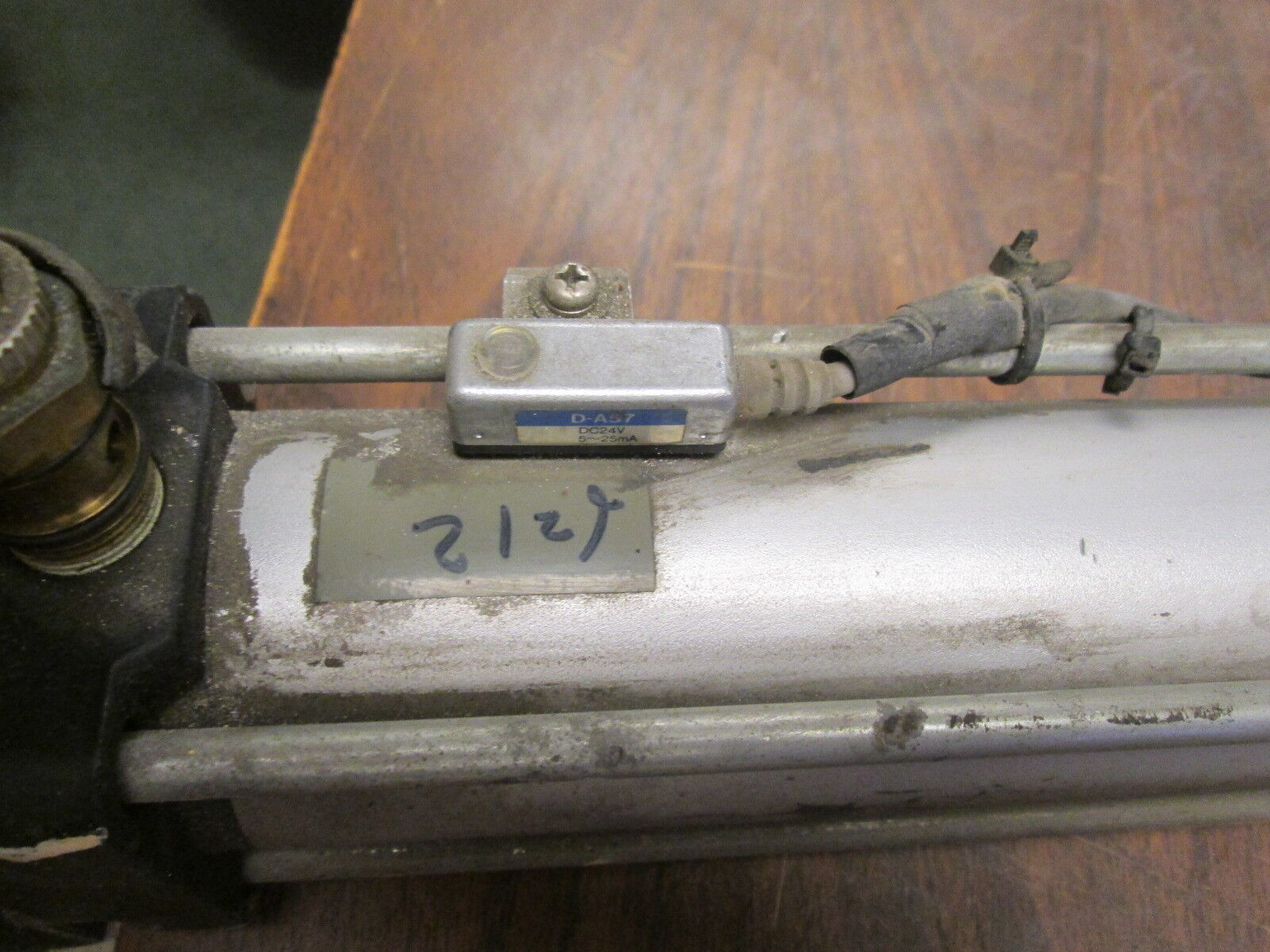 SMC Switch Air Cylinder CDA1 N50-450 Max Press: 9.9 kgf/cm² Used