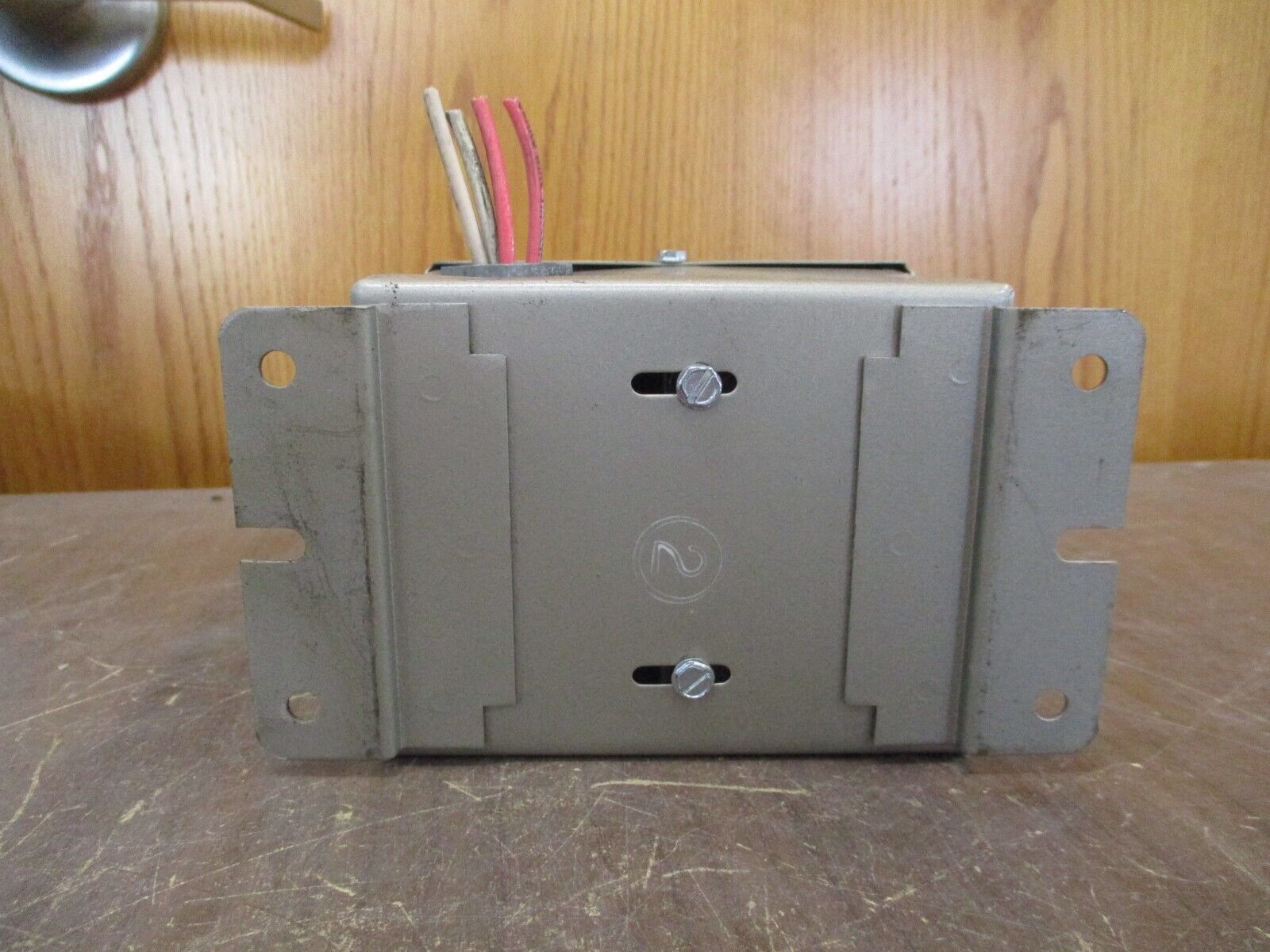 Dongan Transformer 35-6010 0.100kVA Pri: 120/240V Sec: 120/240V 1Ph 50/60Hz Used