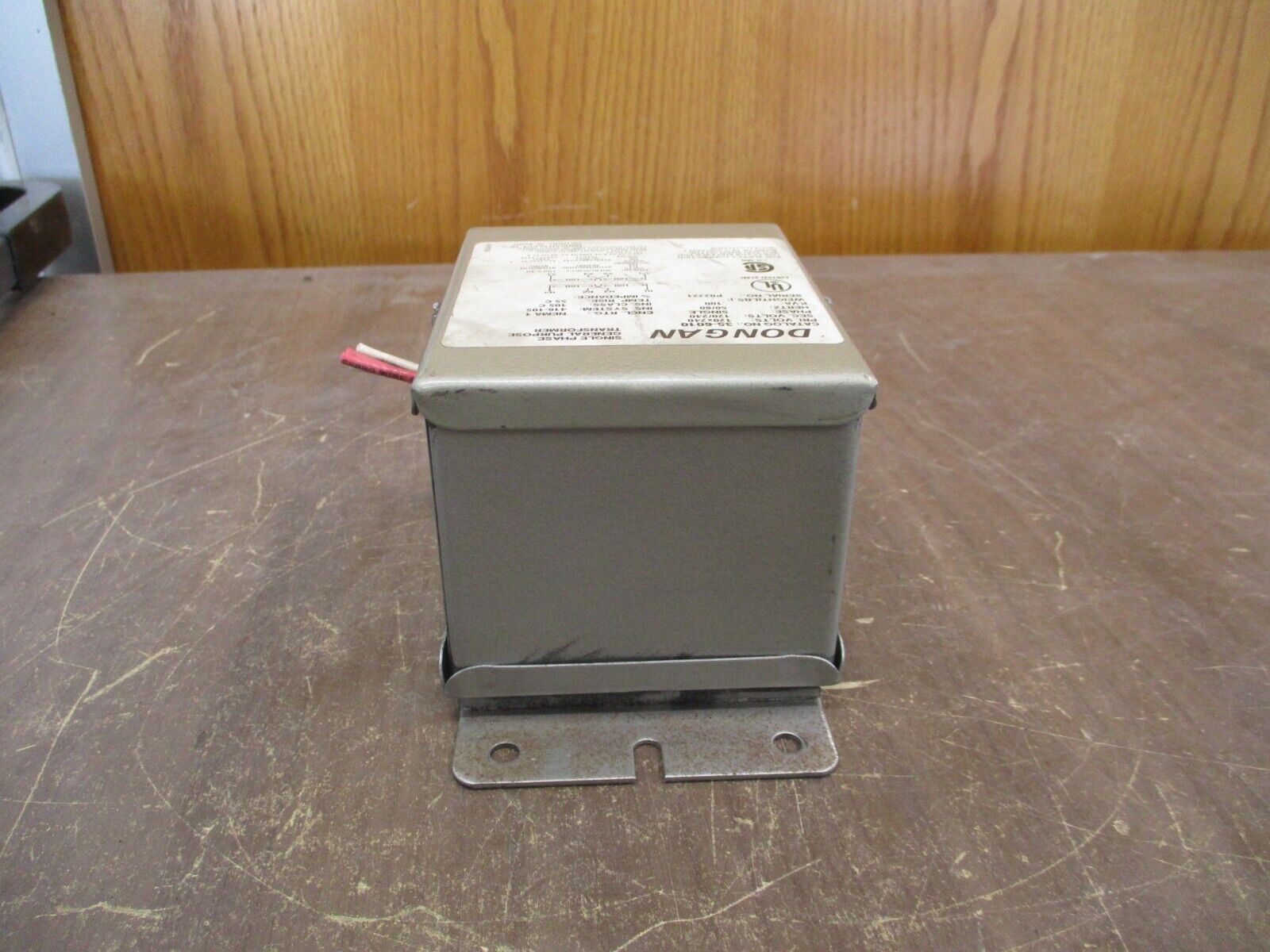 Dongan Transformer 35-6010 0.100kVA Pri: 120/240V Sec: 120/240V 1Ph 50/60Hz Used