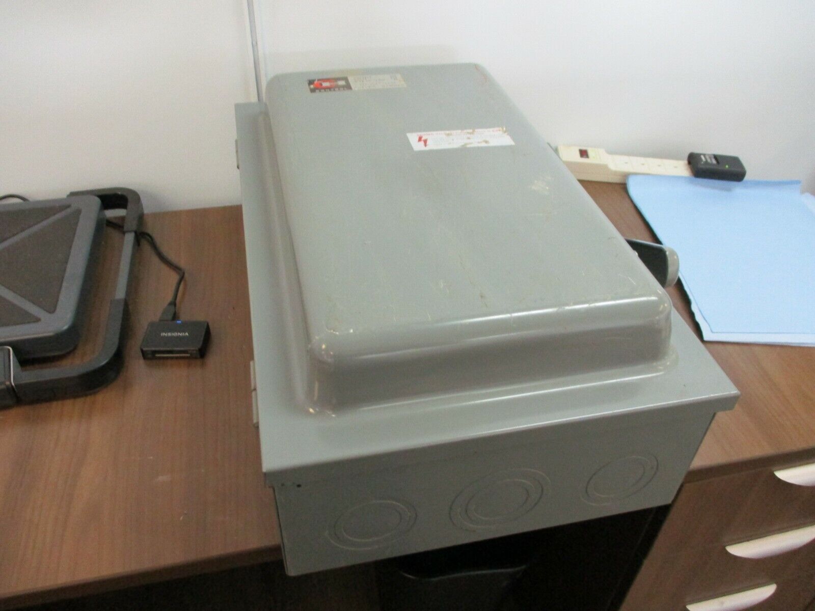 Cutler-Hammer Fusible Safety Switch/Disconnect DH324N 200A 240V Used