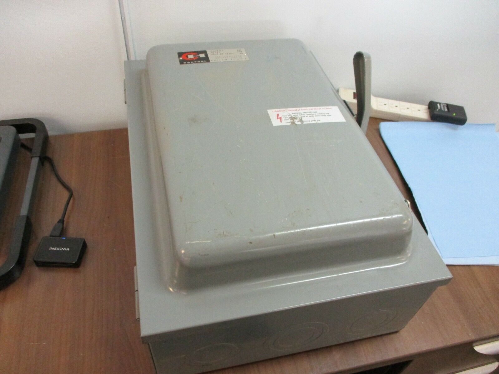 Cutler-Hammer Fusible Safety Switch/Disconnect DG324N 200A 240V Used