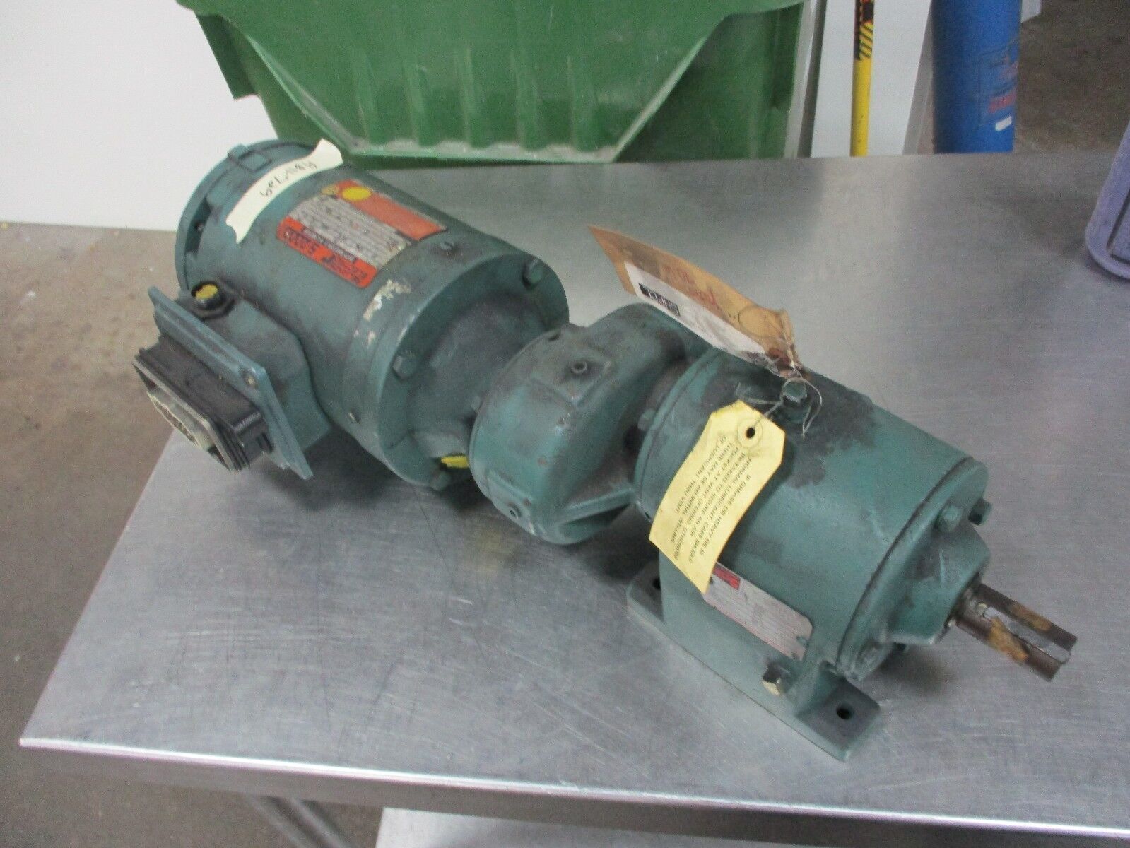 Reliance Duty Master AC Motor w/ Gear B79B3427M-RZ 1/2HP 1800RPM FR: FB56C Used