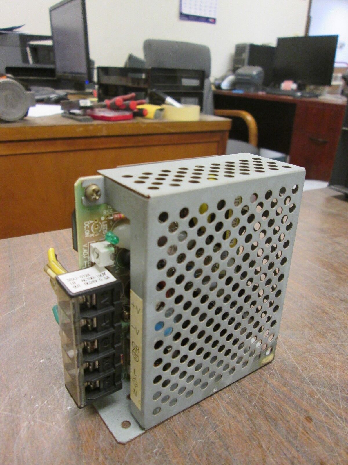 Omron Power Supply S82J-0124 In: 100-120VAC 50/60Hz 0.35A Out: 24VDC 0.5A Used
