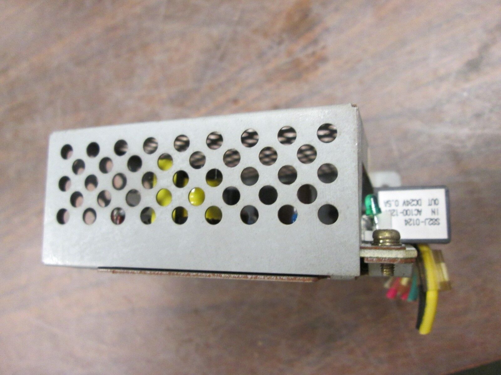 Omron Power Supply S82J-0124 In: 100-120VAC 50/60Hz 0.35A Out: 24VDC 0.5A Used