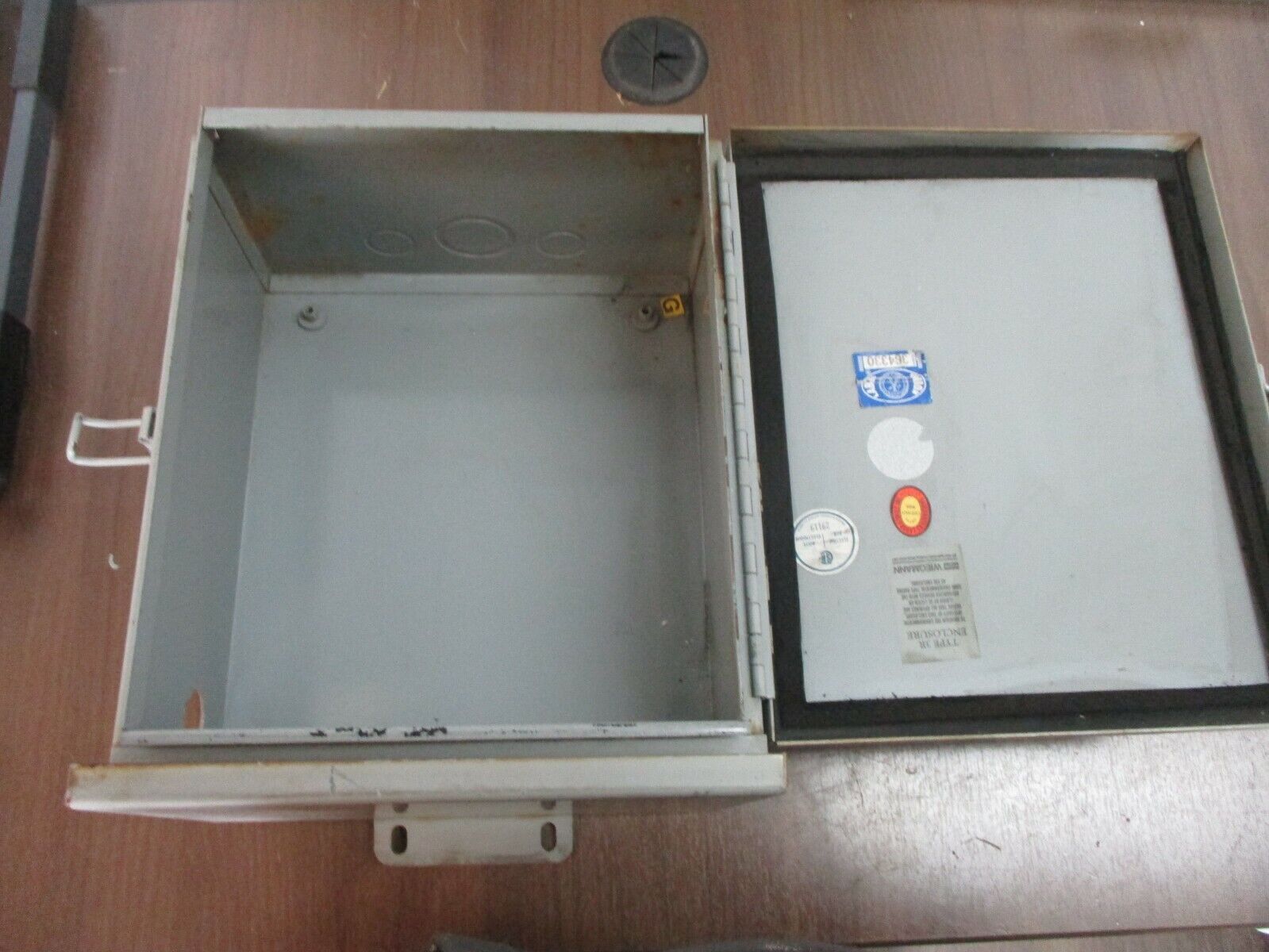 Wiegmann Type 3R Enclosure Size: 12x10x6" Used