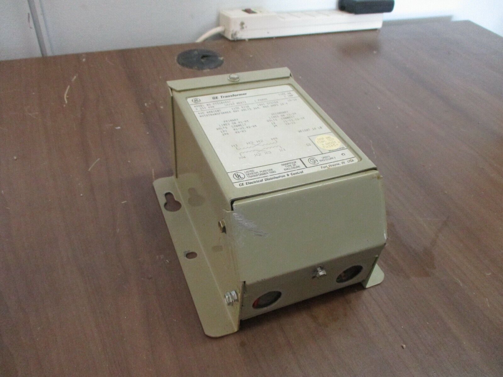 GE Transformer 9T51B0407 0.250kVA Pri: 120/240V Sec: 12/24V 1Ph 50/60Hz Used