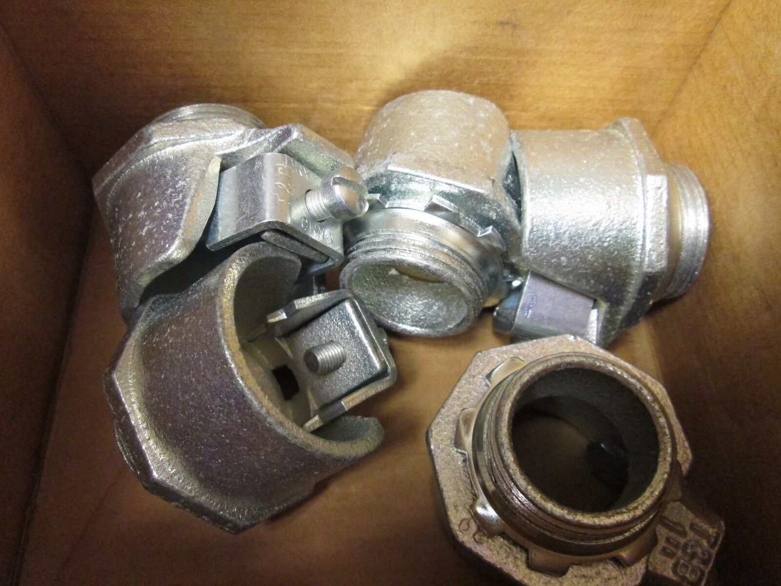 Thomas & Betts 1" Armored Cable Connector 306 *Lot of 5* New Surplus