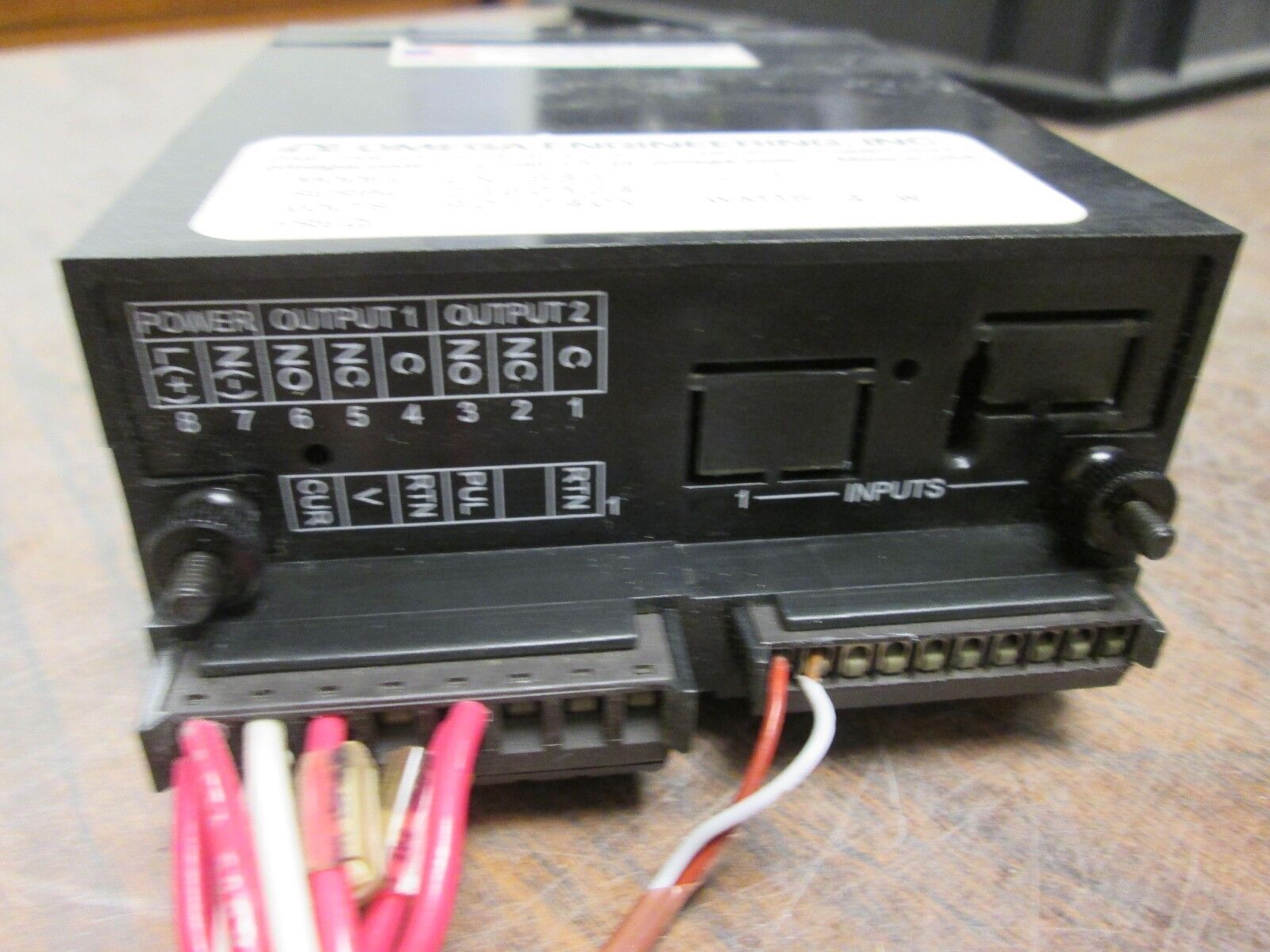 Omega Engineering Temperature Controller CN1833-2.1 90-240V 4W Used