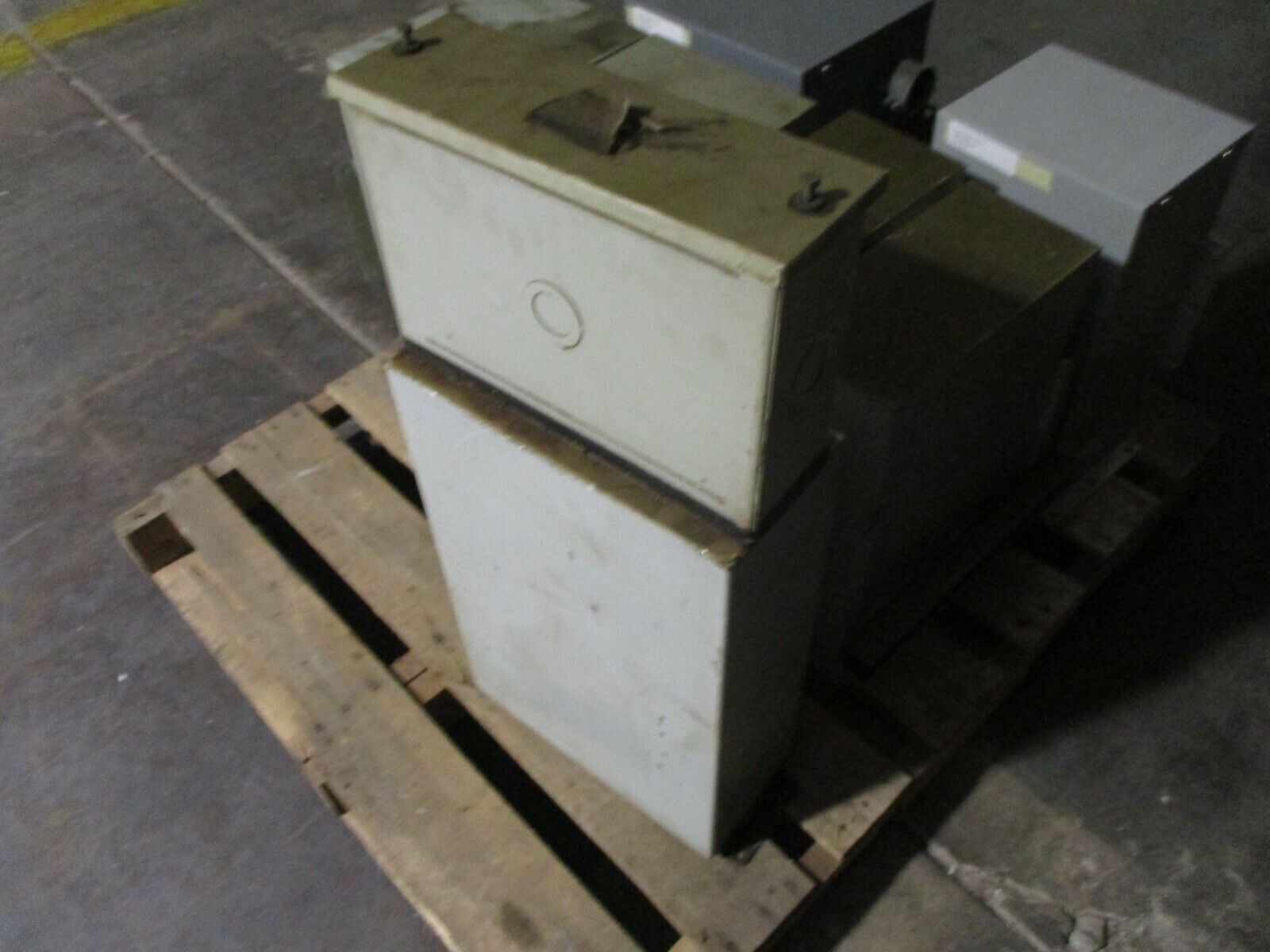 Westinghouse Type FP Capacitor 792C801AAAB 50kVAR 480V 3Ph 60Hz Used