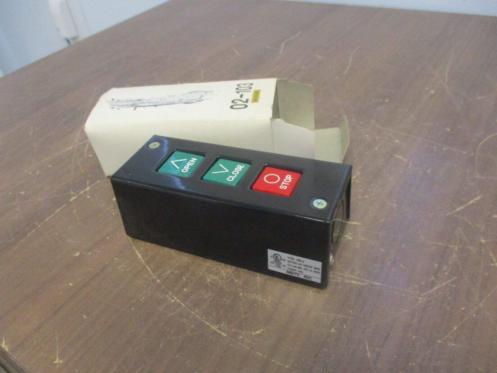 MMTC Push Button Station PBS-3 5A 240VAC New Surplus