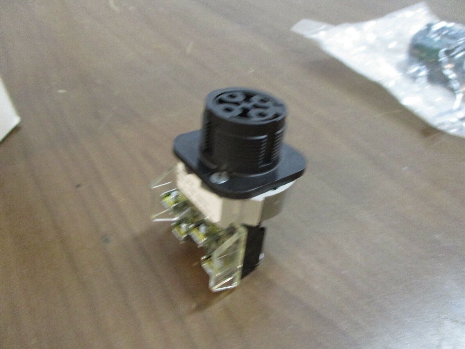 Allen-Bradley Selector Switch 800H-HR5A Ser. F 2-Position New Surplus