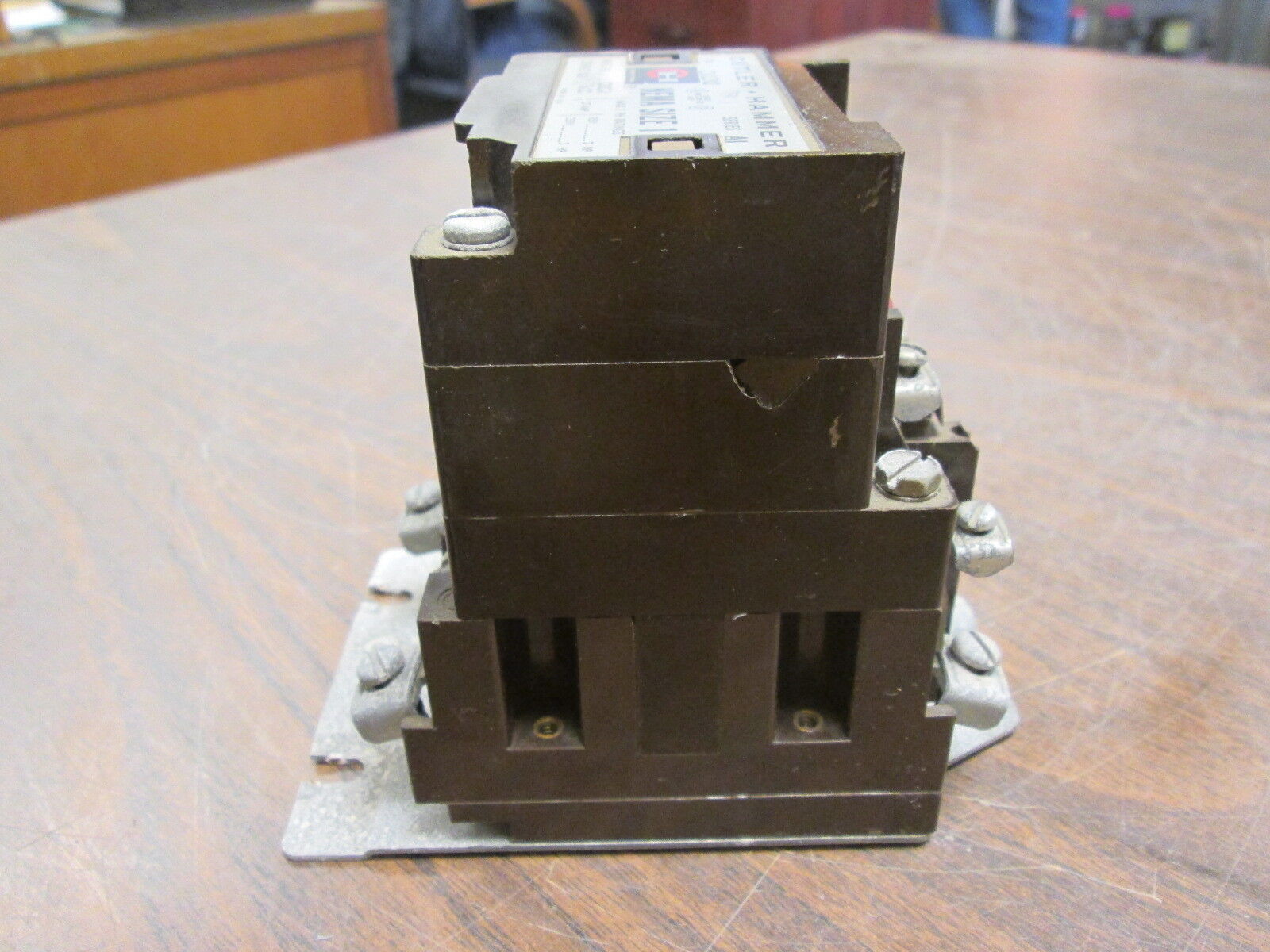 Cutler-Hammer Size 1 Contactor C10CN2 120V Coil 27A *Crack on Side* Used