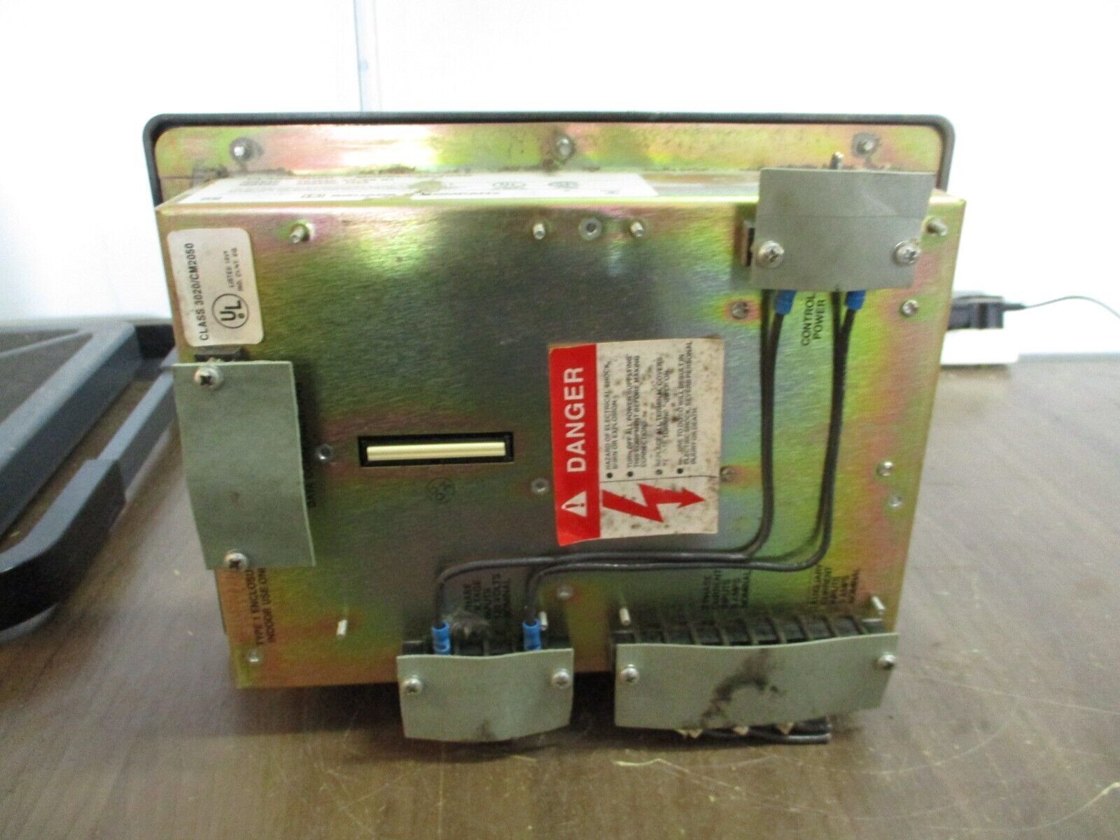 Square D Power Logic Circuit Monitor 3020 CM-2050 100-264VAC 50/60Hz Used